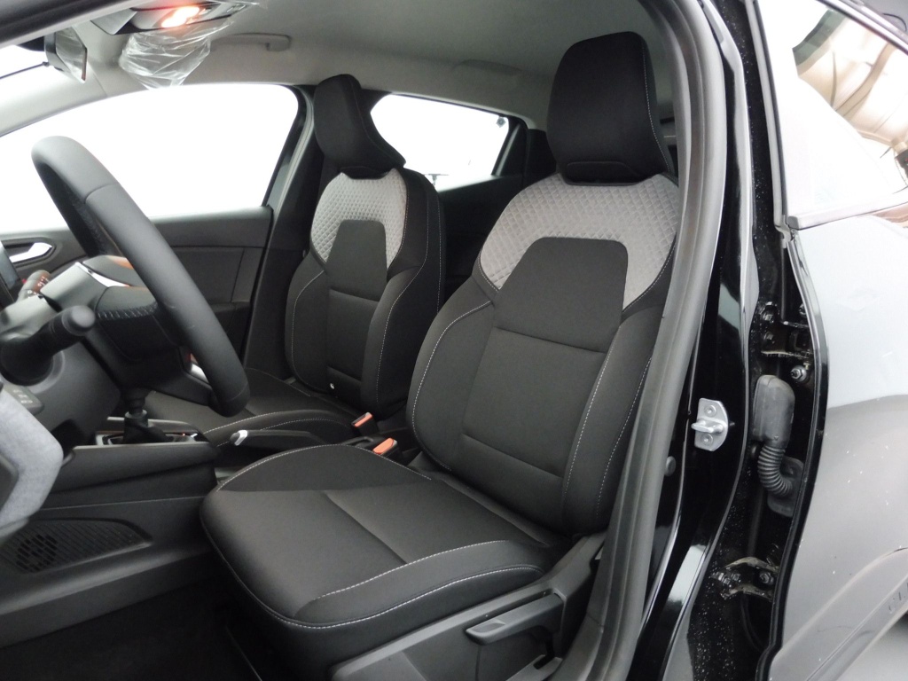 69838_p51 - RENAULT - CLIO - 2025 - photo 15