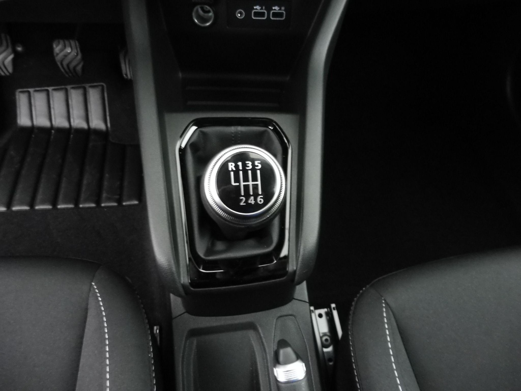 69840_p51 - RENAULT - CLIO - 2025 - photo 14