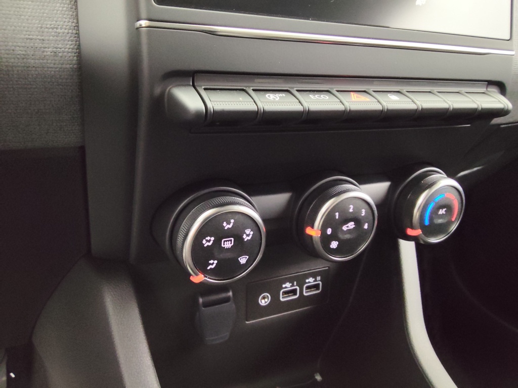 69852_p51 - RENAULT - CLIO - 2025 - photo 6