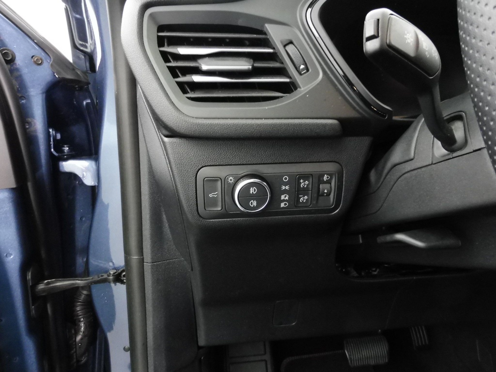 70357_p51 - FORD - KUGA - 2024 - photo 8