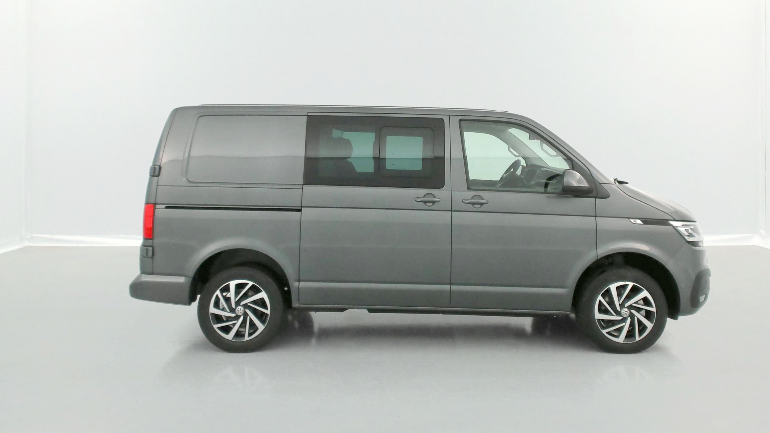 GLI00001085_p53 - VOLKSWAGEN - TRANSPORTER - 2024 - photo 22