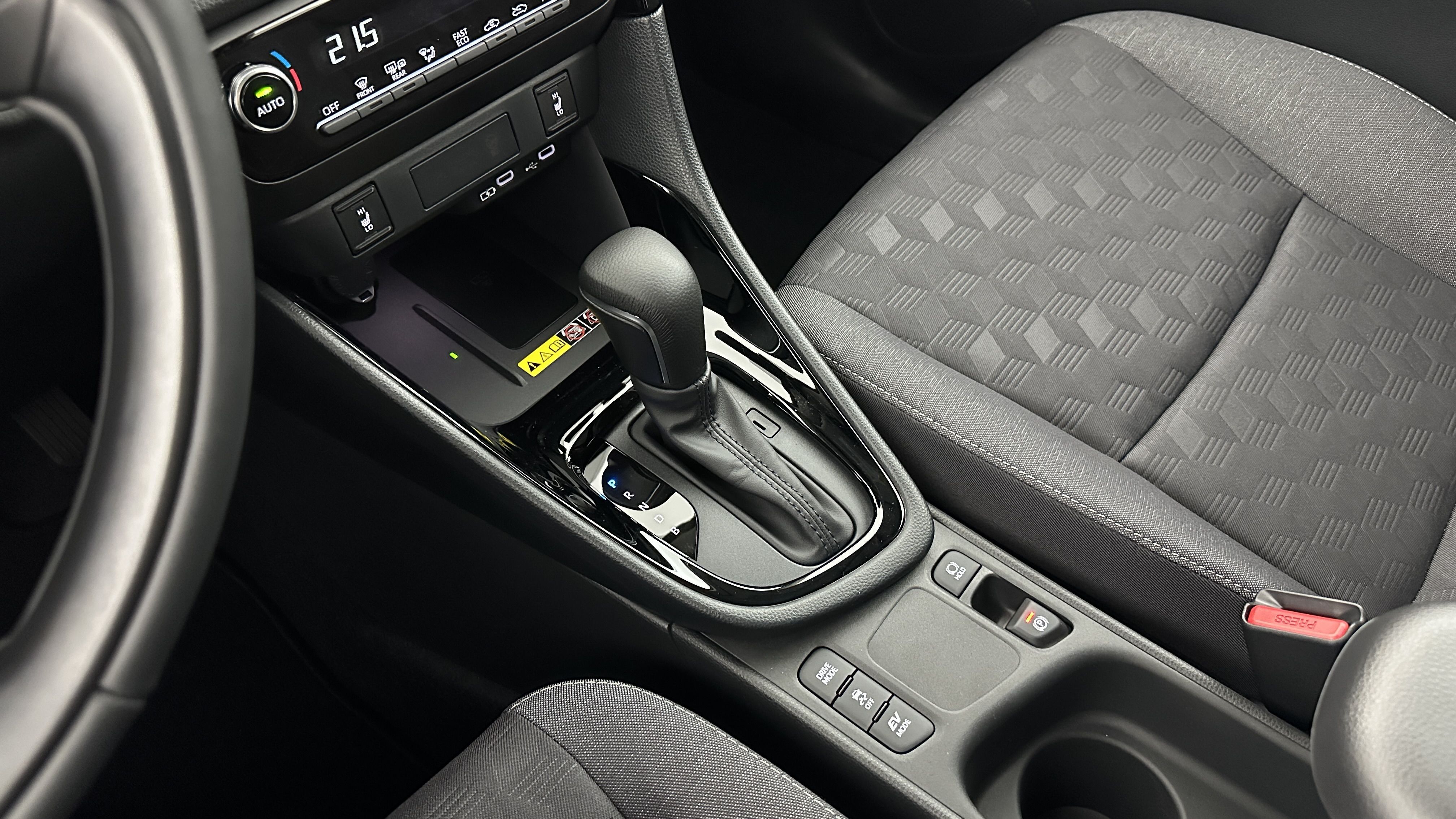 GLI00001827_p53 - TOYOTA - YARIS - 2024 - photo 17