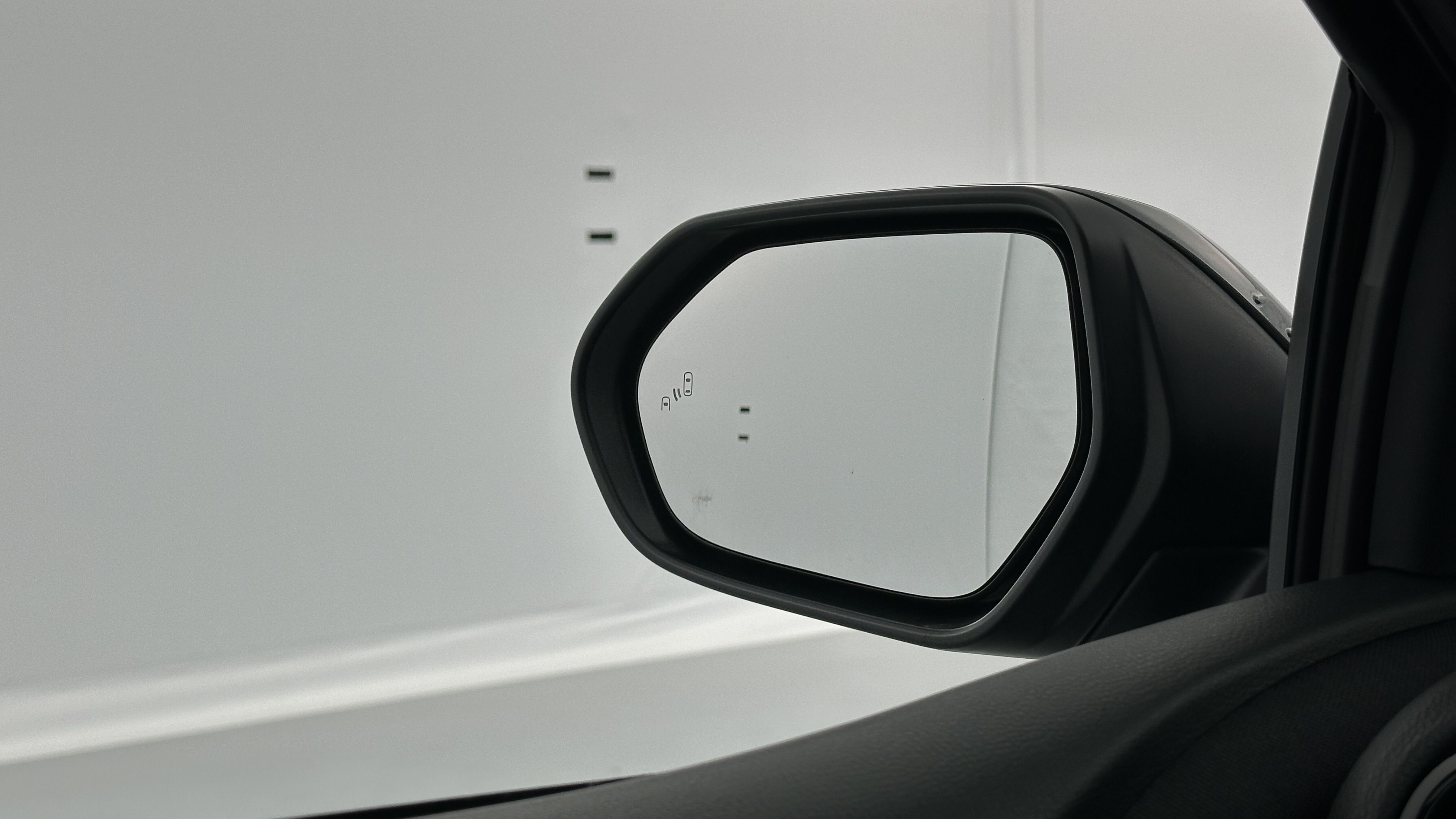 GLI00001827_p53 - TOYOTA - YARIS - 2024 - photo 23