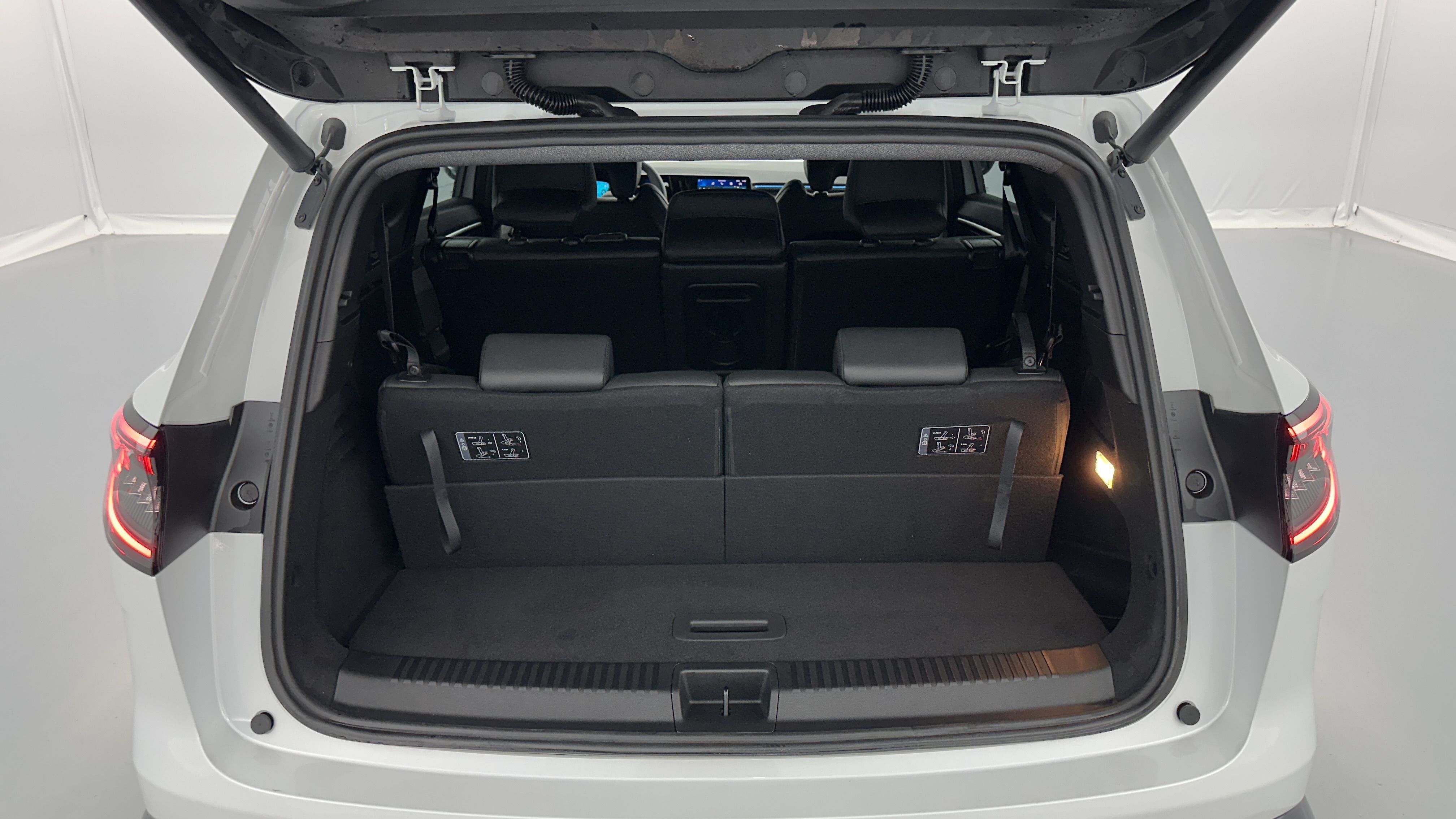 GLI00001583_p53 - RENAULT - ESPACE - 2025 - photo 11