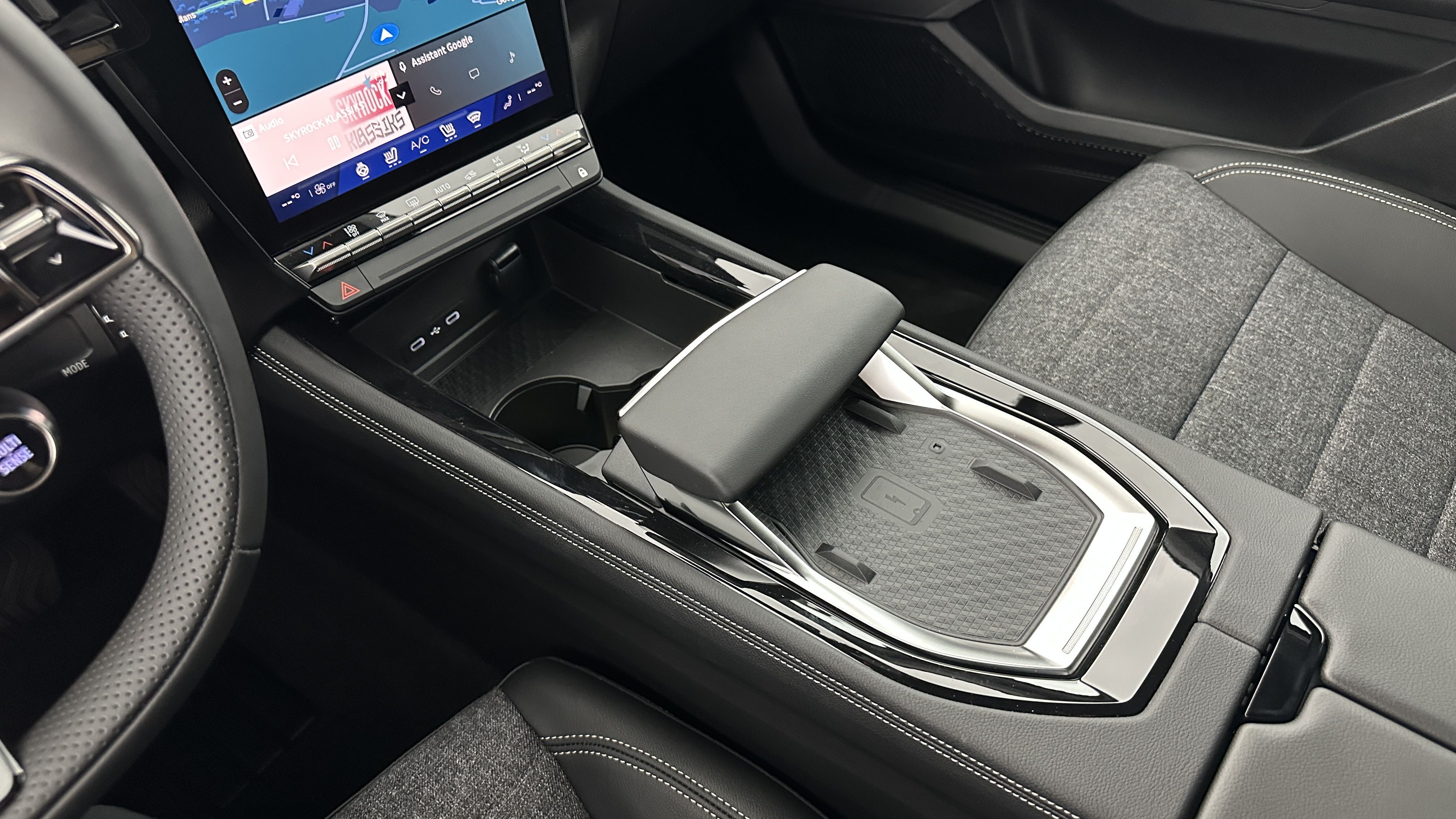 GLI00001583_p53 - RENAULT - ESPACE - 2025 - photo 17