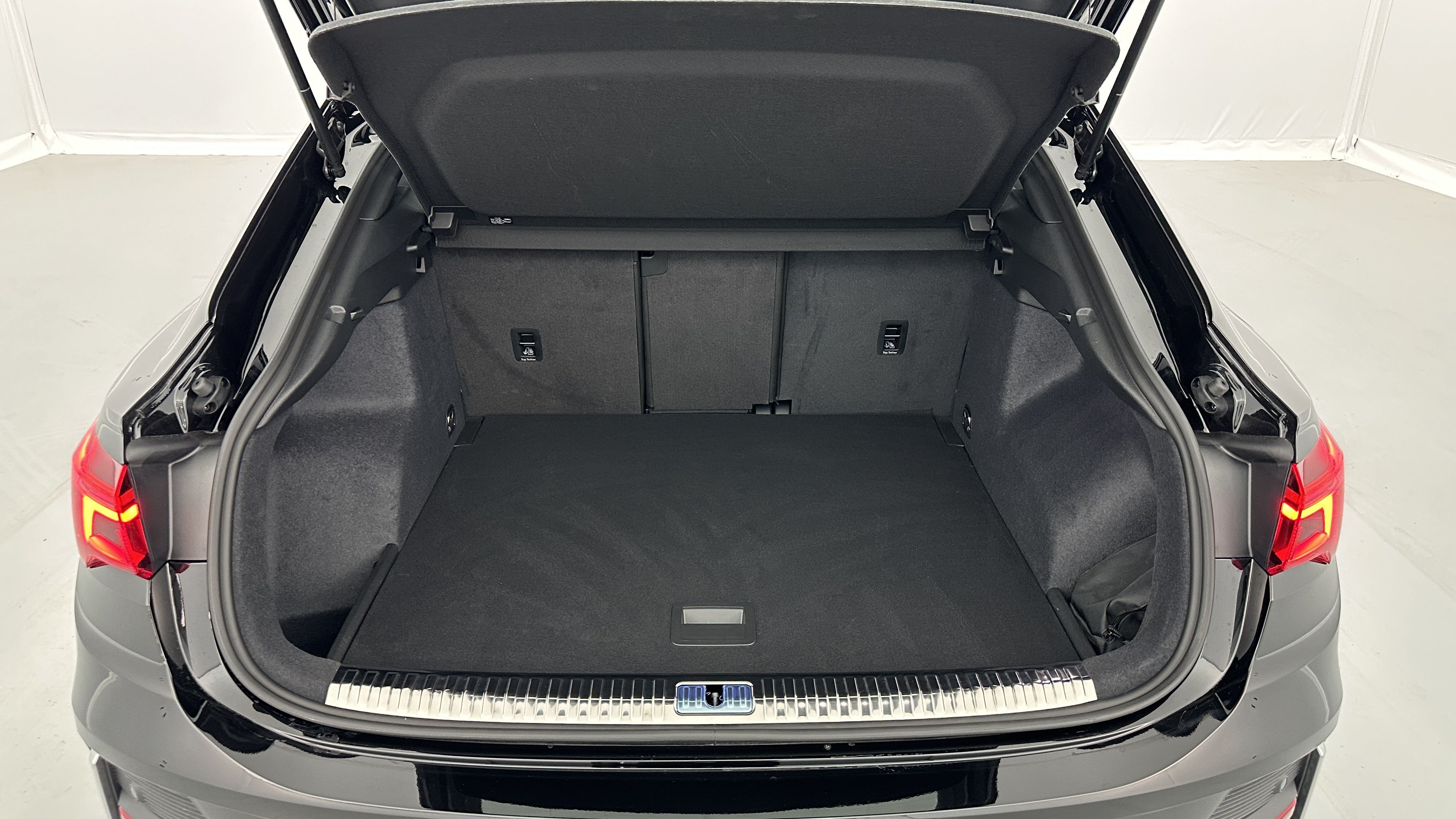 GLI00002435_p53 - AUDI - Q3 SPORTBACK - 2024 - photo 10