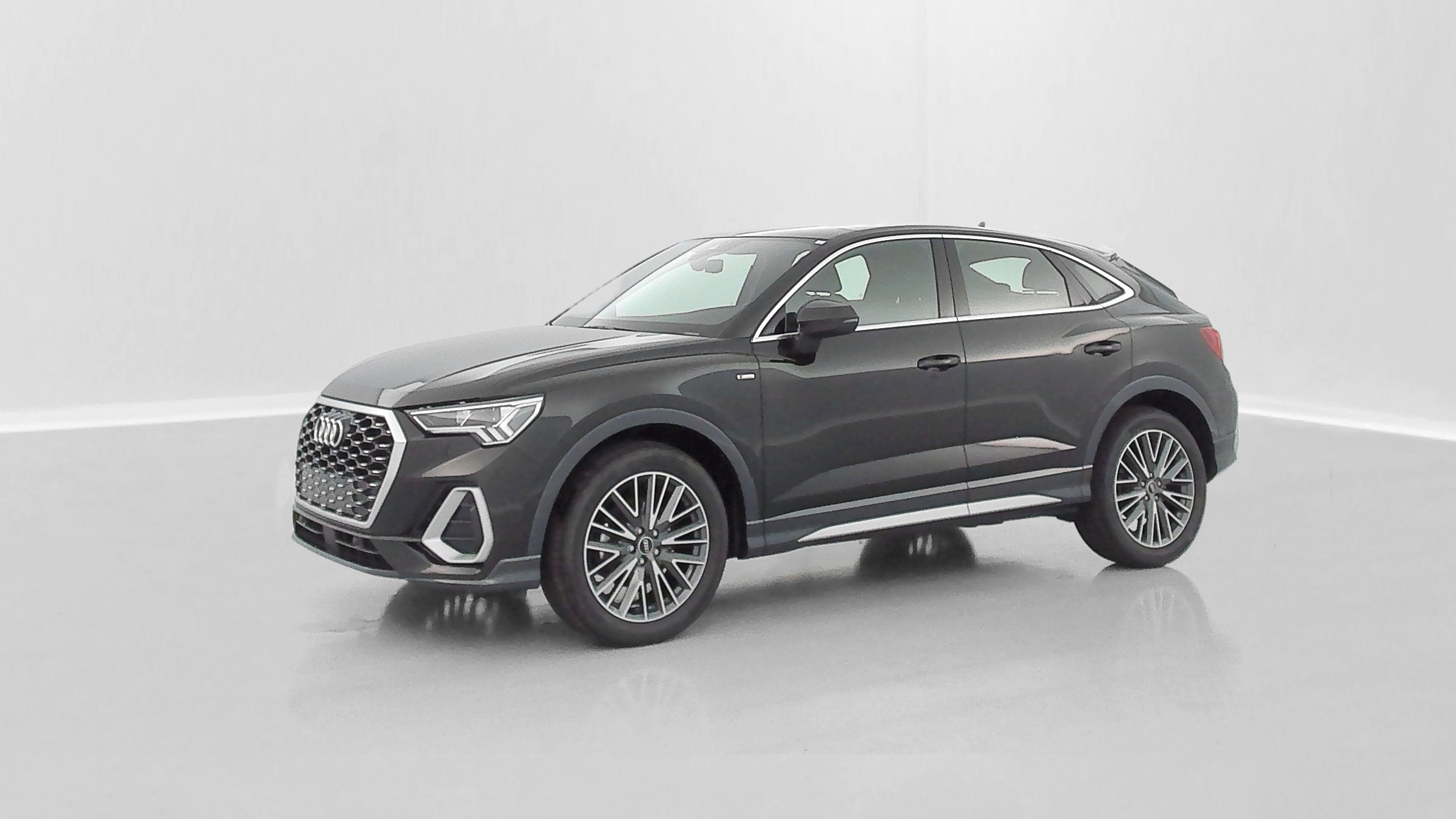 GLI00002435_p53 - AUDI - Q3 SPORTBACK - 2024 - photo 27