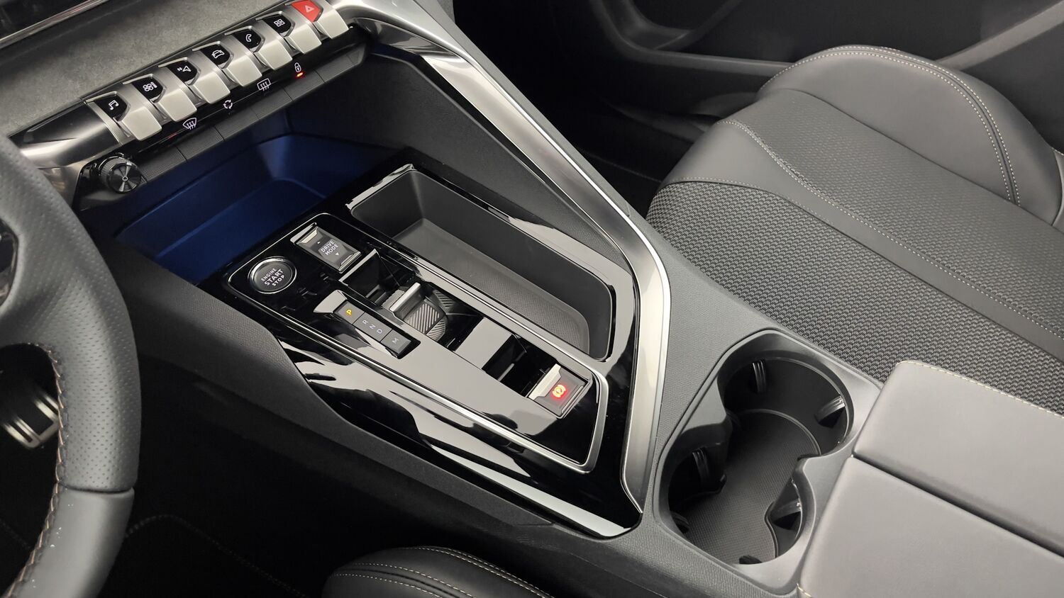 GLI00258895_p53 - PEUGEOT - 5008 - 2023 - photo 18