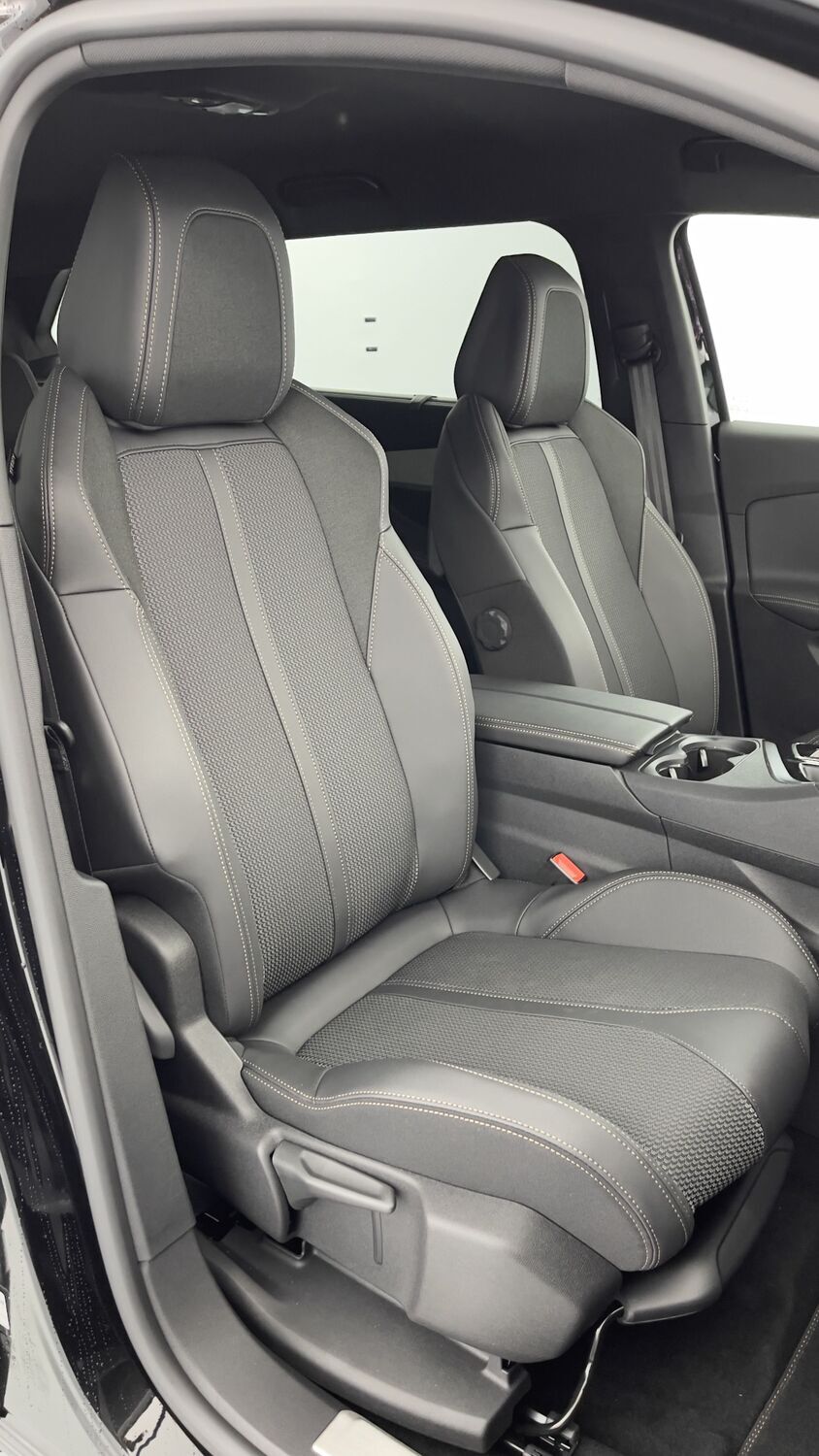 GLI00258895_p53 - PEUGEOT - 5008 - 2023 - photo 26