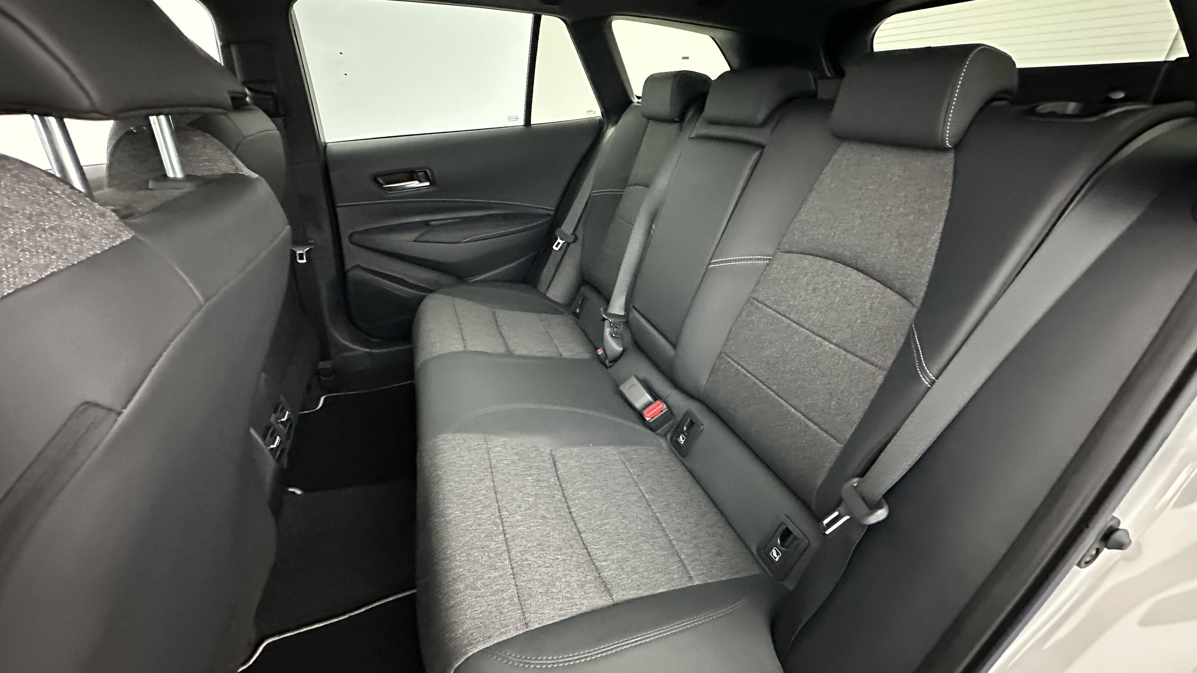 GLI00002678_p53 - TOYOTA - COROLLA TOURING SPORTS - 2025 - photo 9