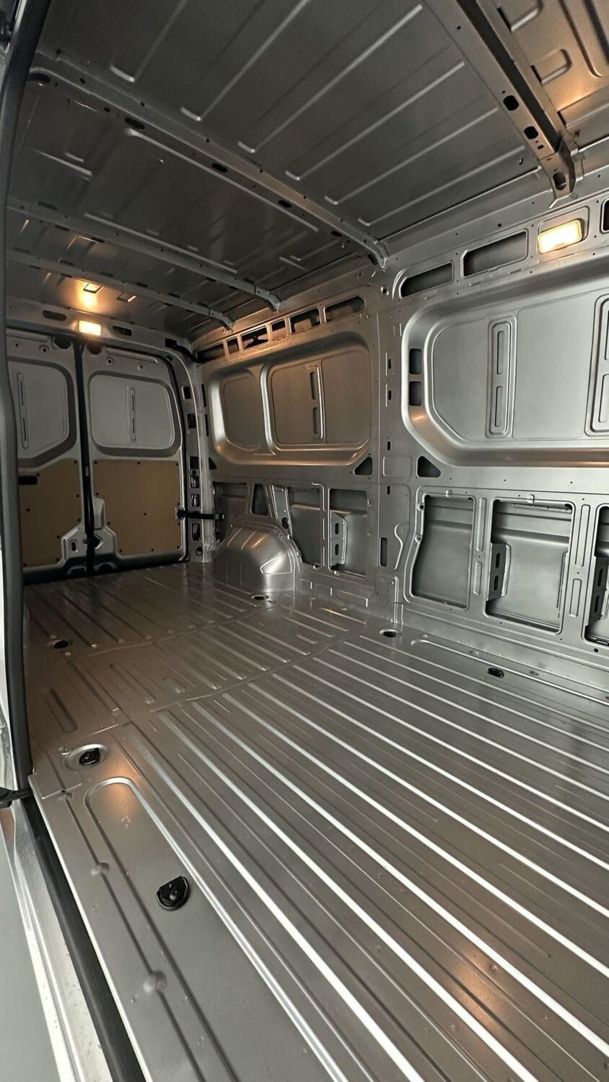 318826_p2 - NISSAN - INTERSTAR - 2025 - photo 9