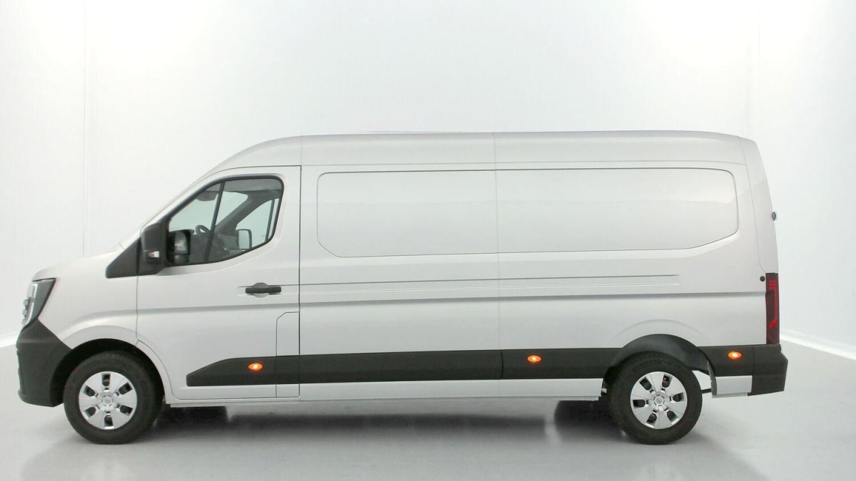 318826_p2 - NISSAN - INTERSTAR - 2025 - photo 5