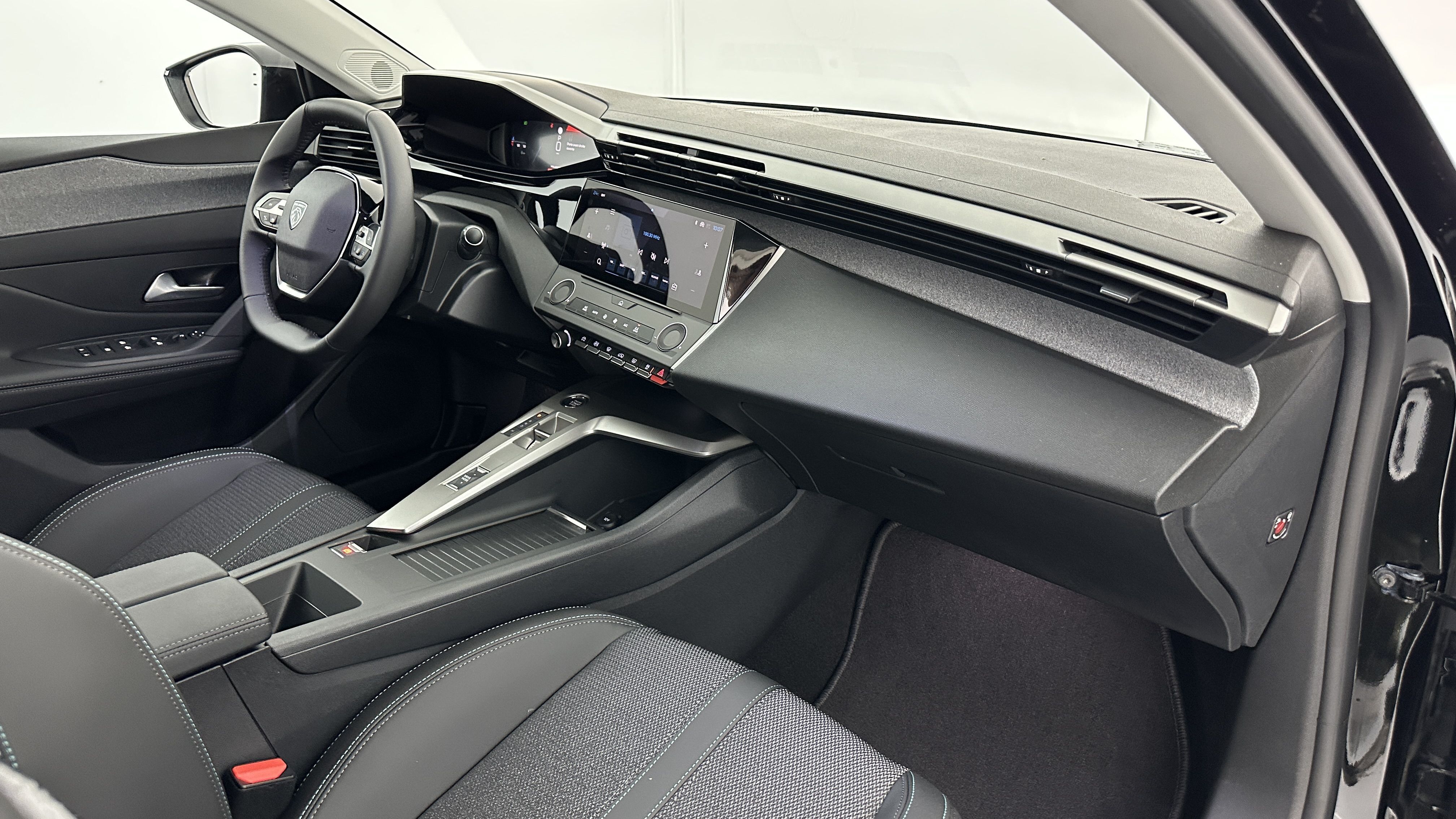 GLI00002666_p53 - PEUGEOT - 308 SW - 2025 - photo 8