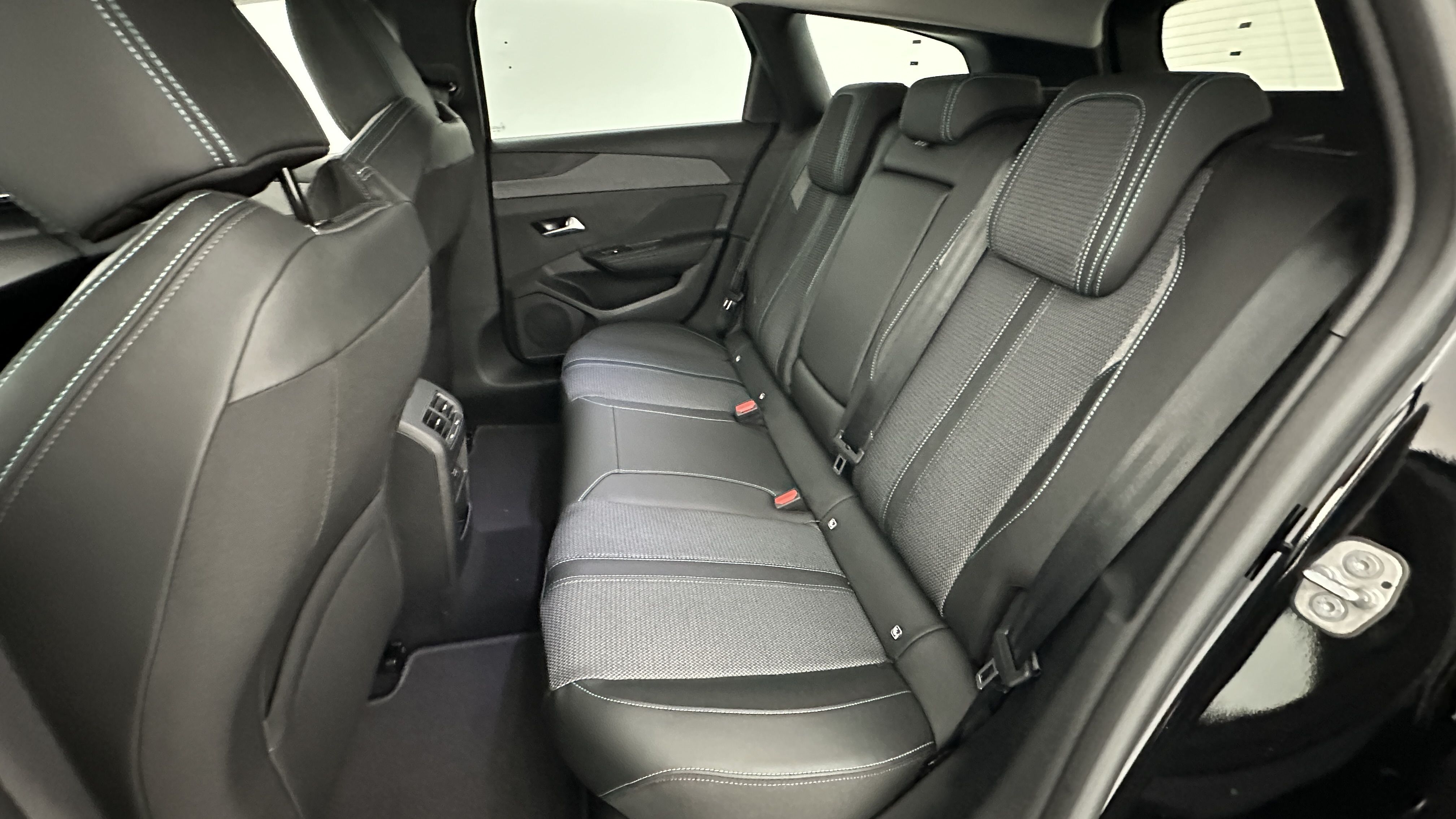 GLI00002666_p53 - PEUGEOT - 308 SW - 2025 - photo 9