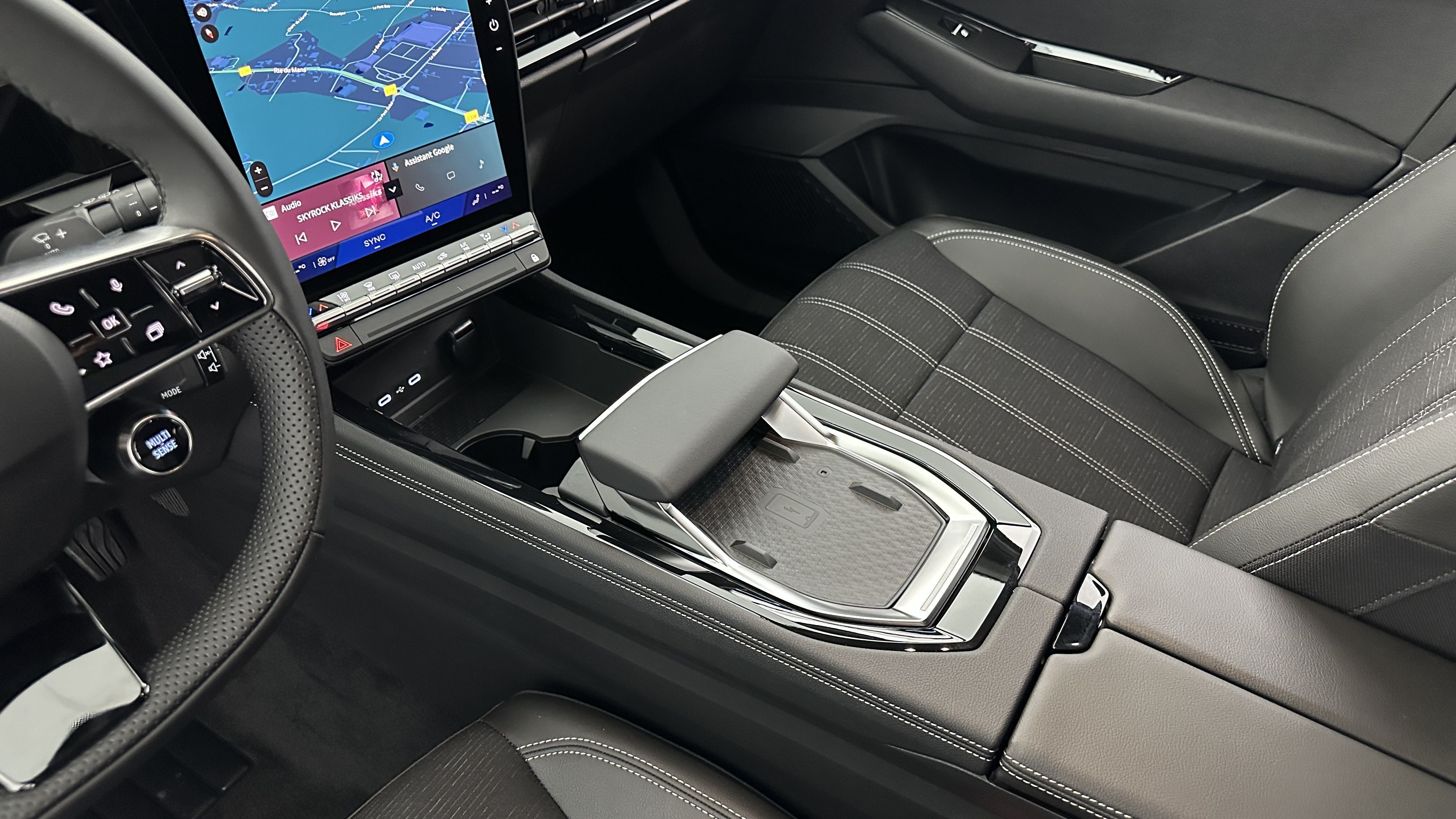 GLI00005940_p53 - RENAULT - AUSTRAL - 2025 - photo 17