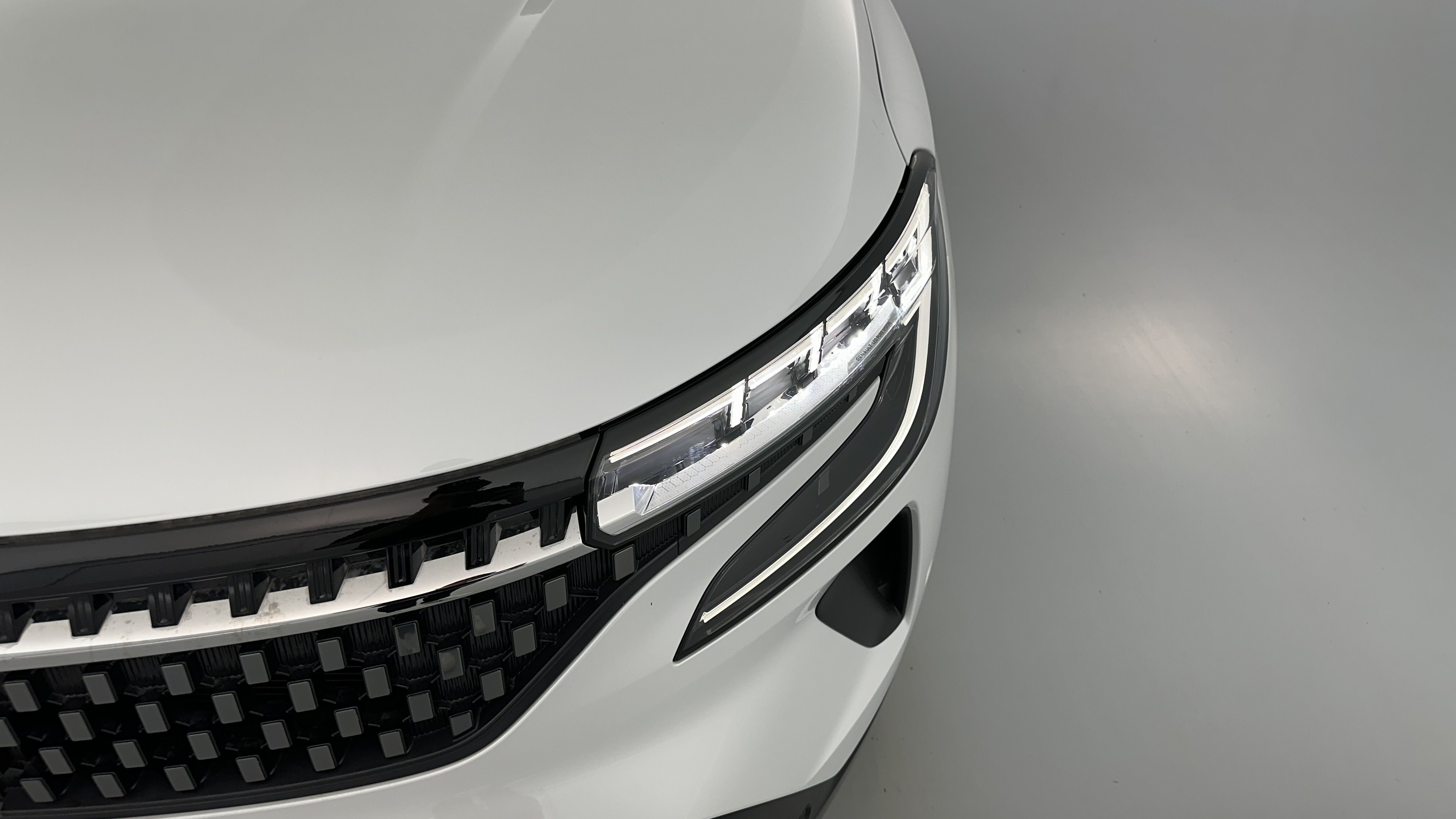 GLI00005940_p53 - RENAULT - AUSTRAL - 2025 - photo 23