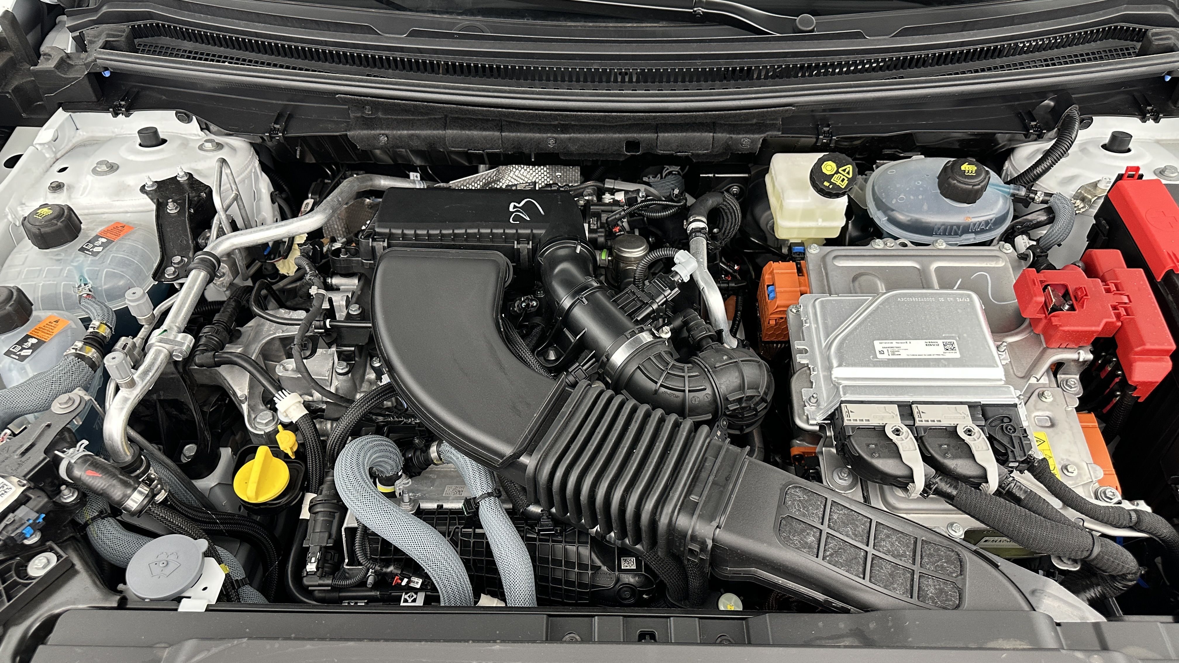 GLI00005946_p53 - RENAULT - AUSTRAL - 2025 - photo 11