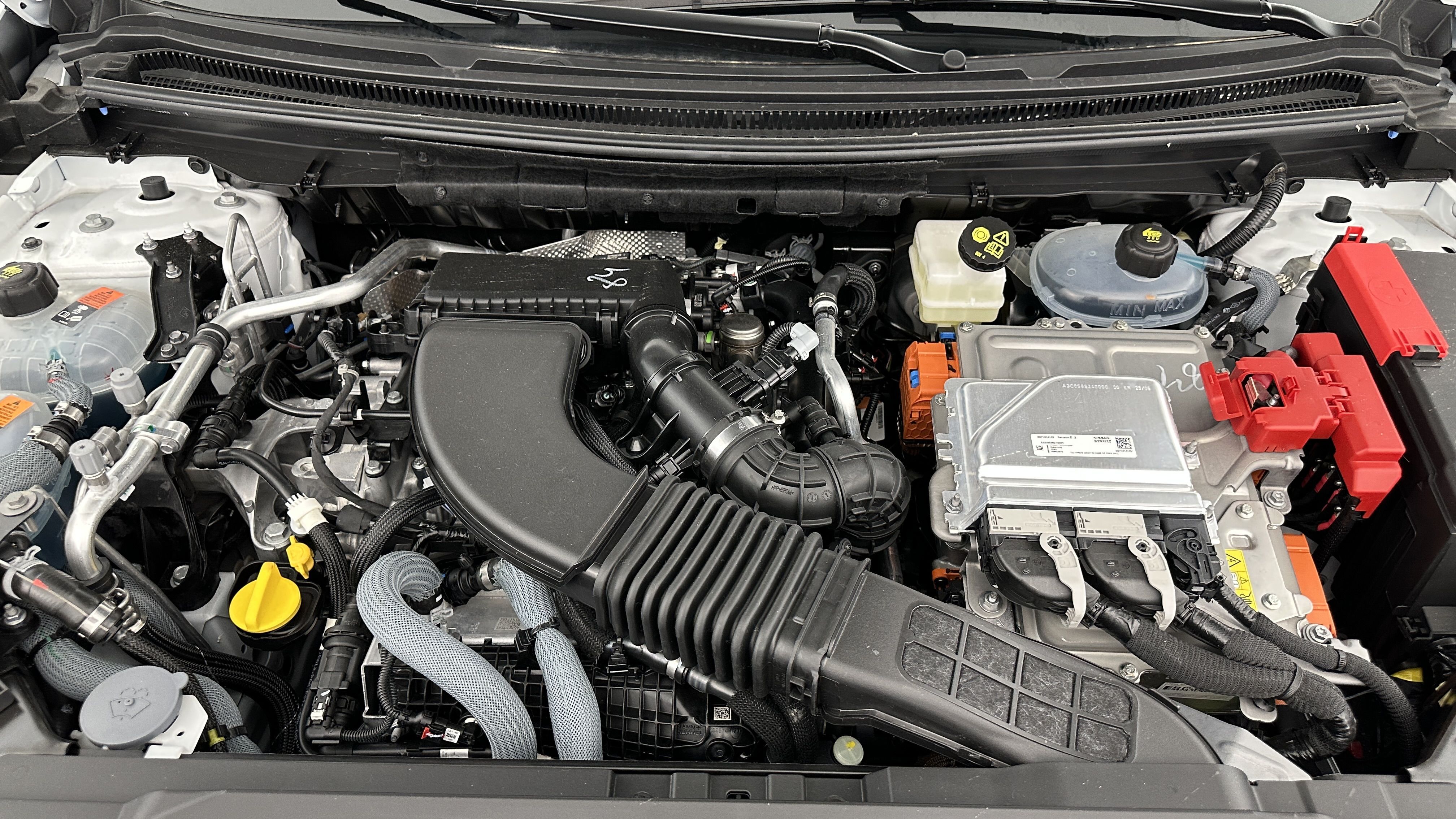 GLI00005942_p53 - RENAULT - AUSTRAL - 2025 - photo 11