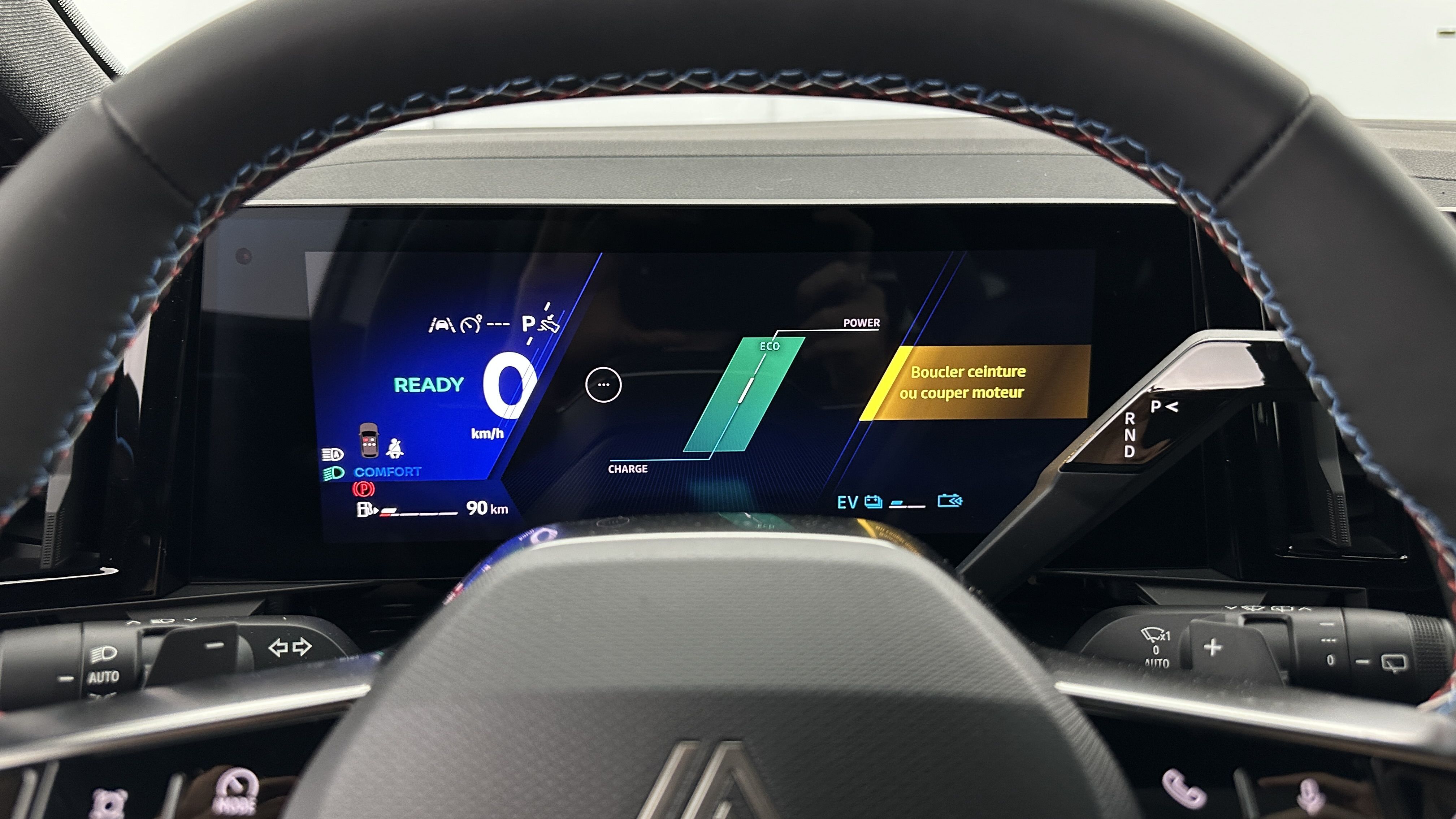 GLI00005929_p53 - RENAULT - AUSTRAL - 2025 - photo 15