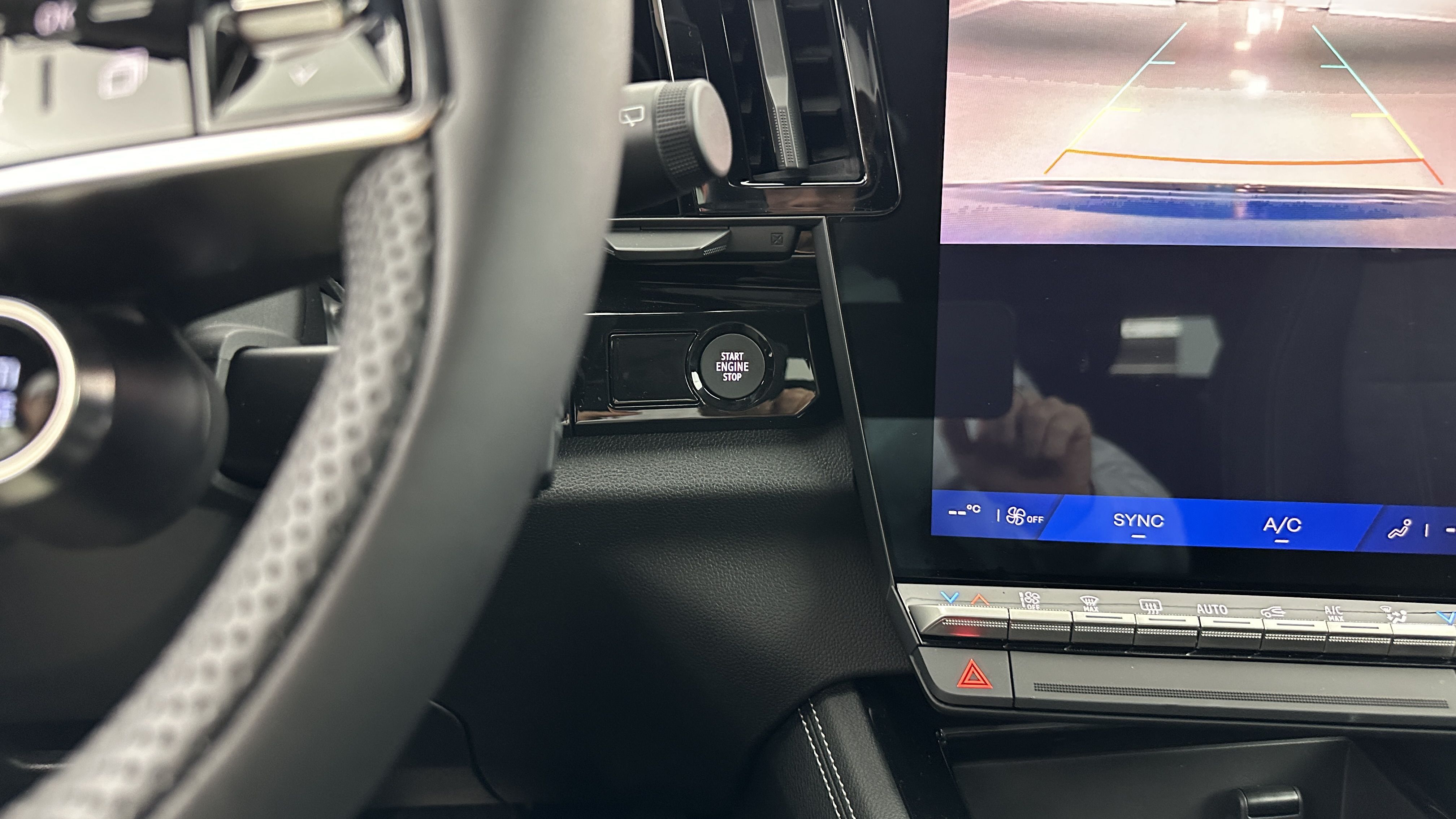 GLI00005938_p53 - RENAULT - AUSTRAL - 2025 - photo 21