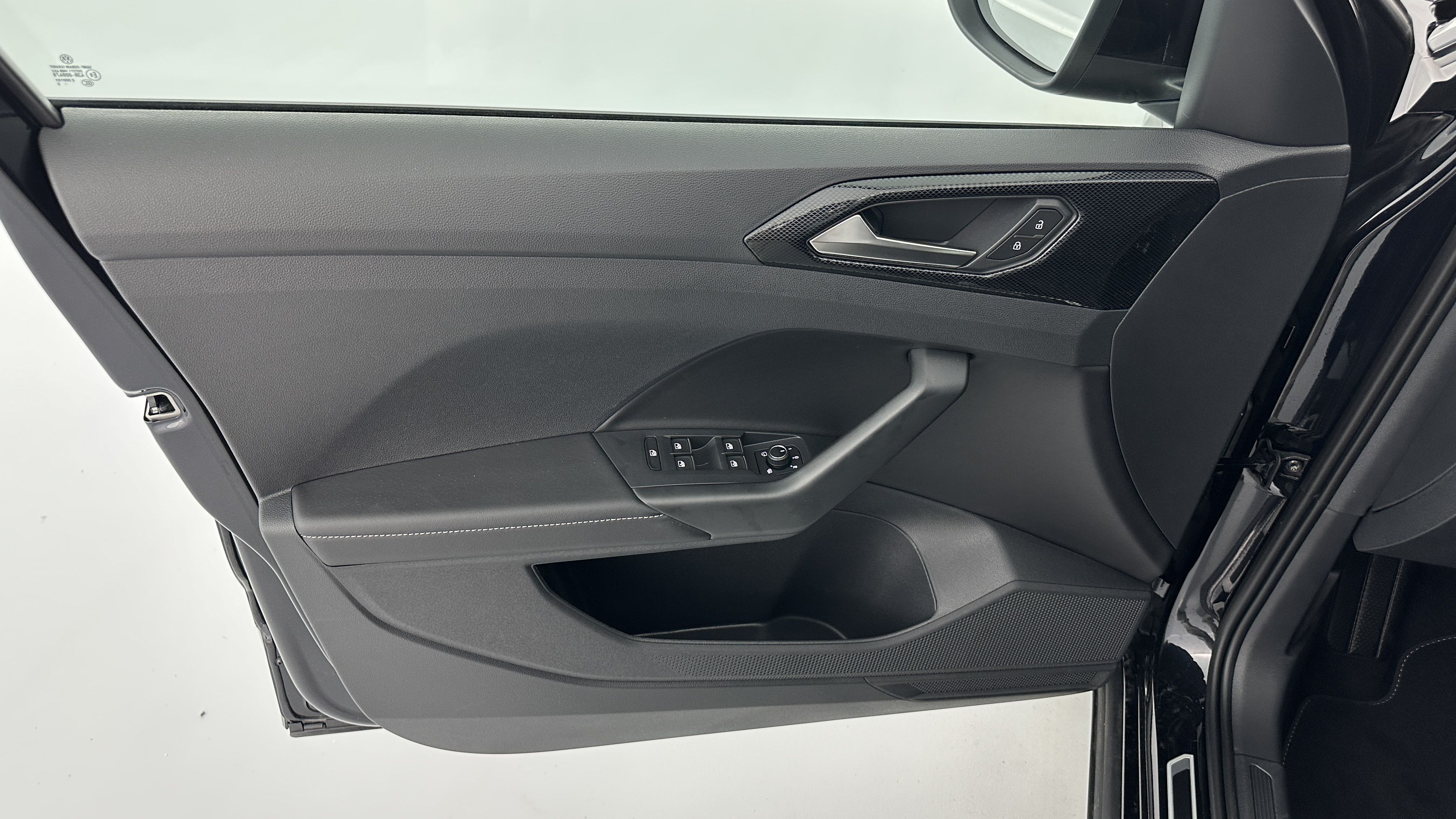 GLI00002899_p53 - VOLKSWAGEN - T CROSS - 2025 - photo 13