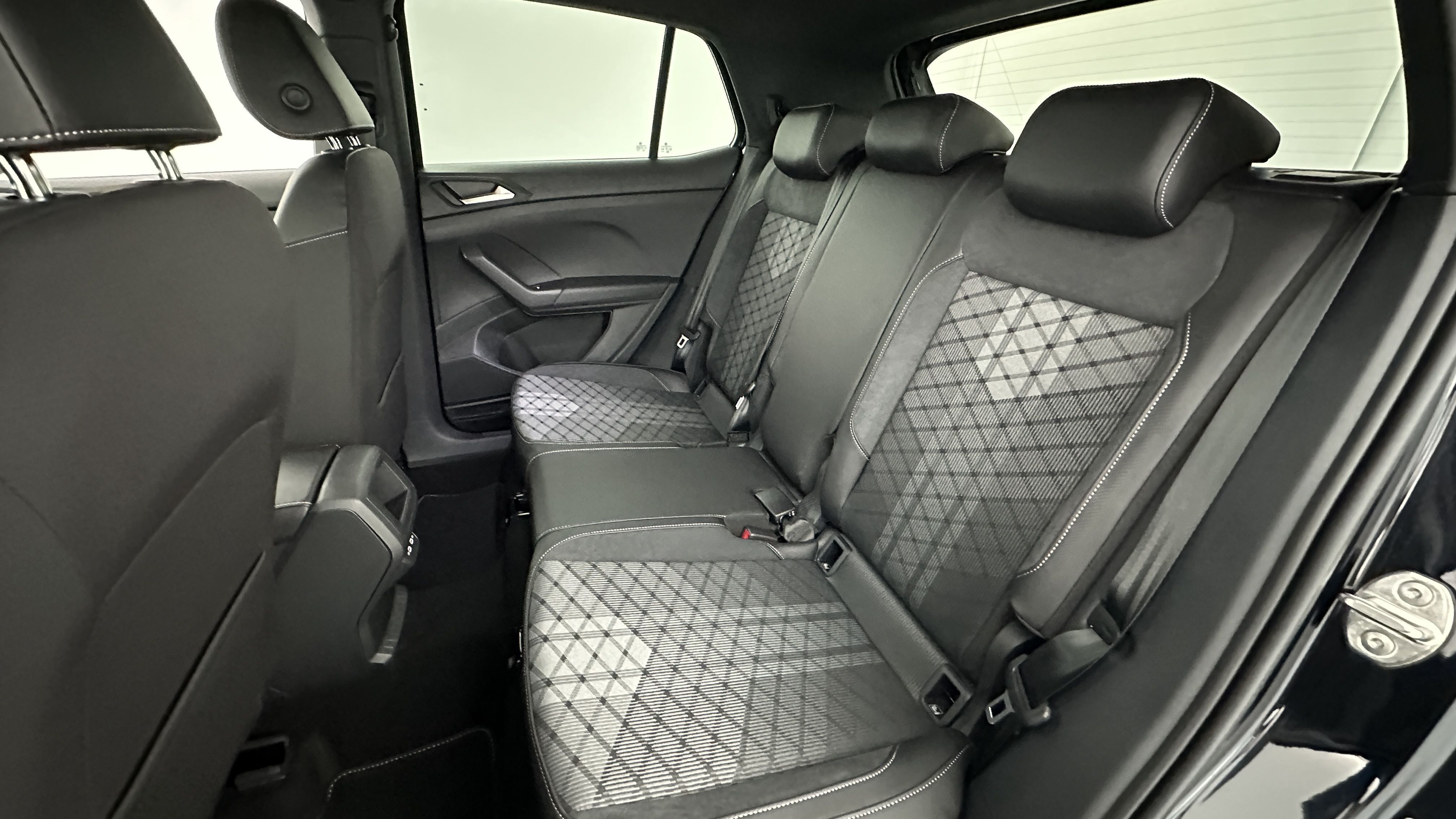 GLI00002897_p53 - VOLKSWAGEN - T CROSS - 2025 - photo 9