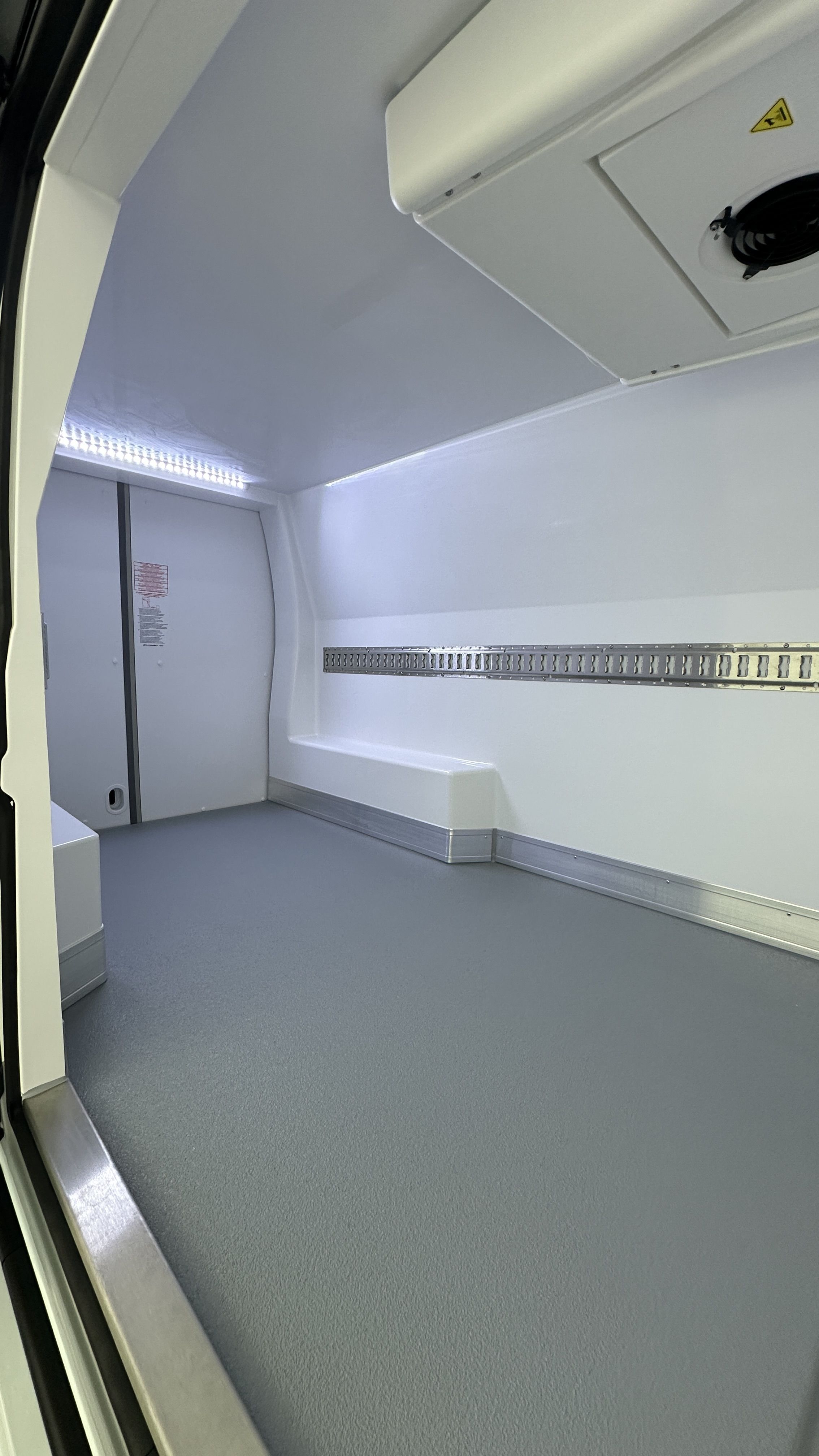 GLI00007235_p53 - RENAULT - MASTER - 2025 - photo 8