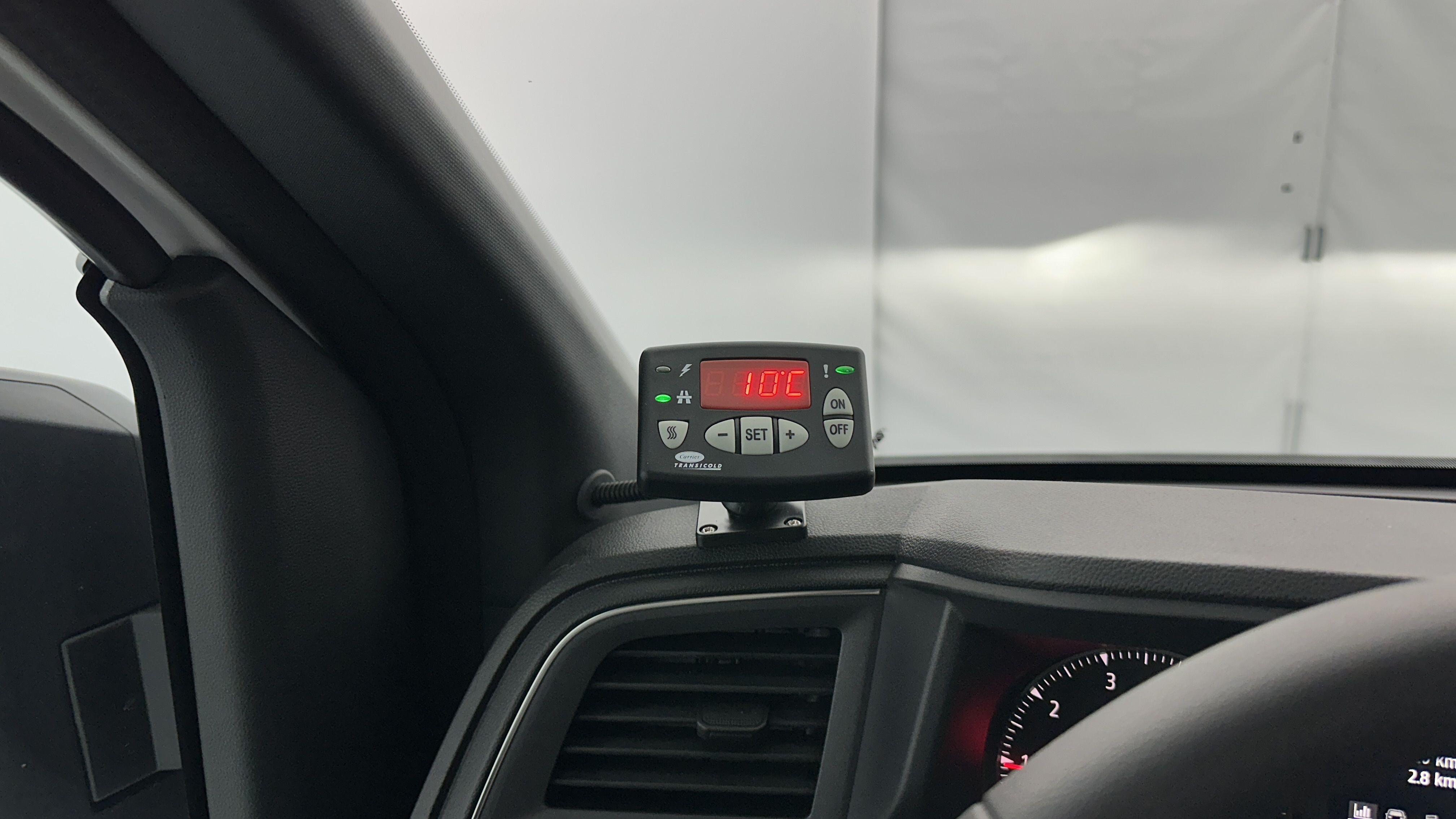 GLI00007235_p53 - RENAULT - MASTER - 2025 - photo 15