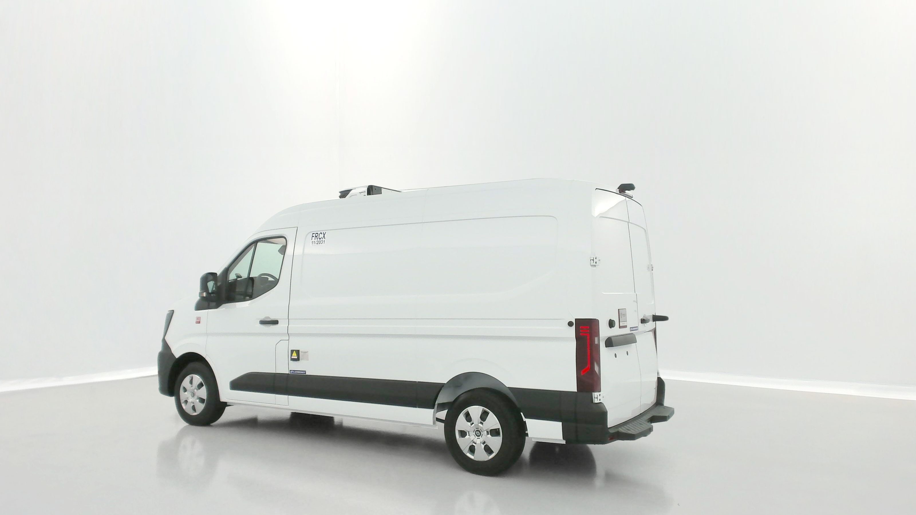 GLI00007235_p53 - RENAULT - MASTER - 2025 - photo 22