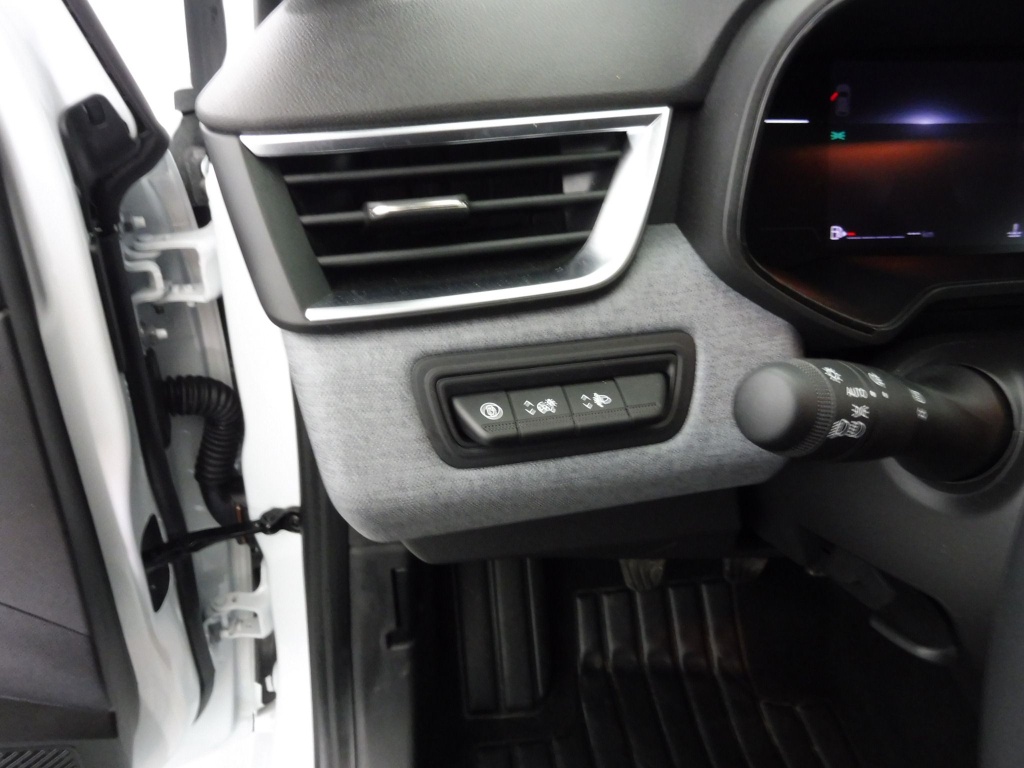 71338_p51 - RENAULT - CLIO - 2025 - photo 7