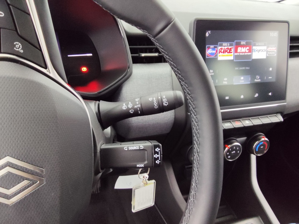 71339_p51 - RENAULT - CLIO - 2025 - photo 10