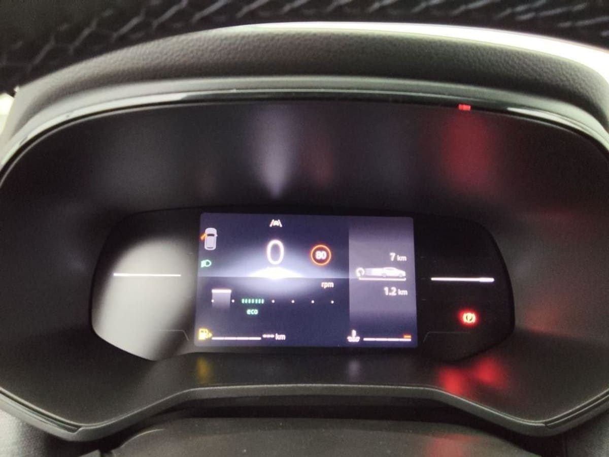 355645_p2 - RENAULT - CLIO - 2025 - photo 8