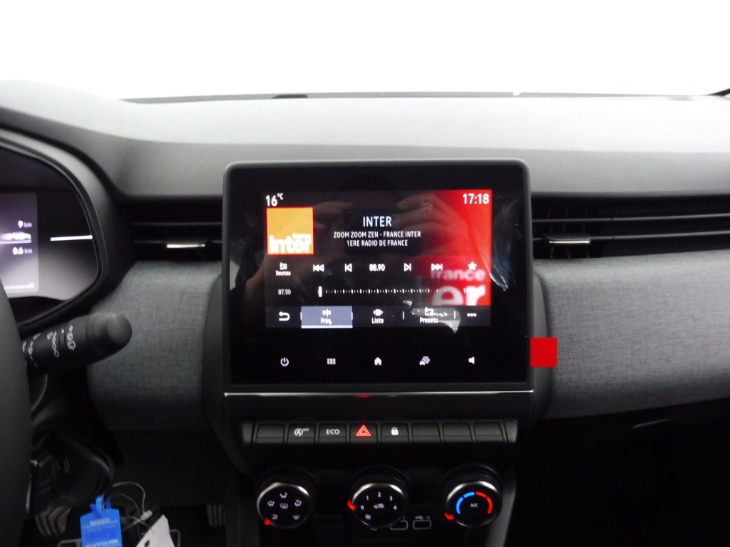 69859_p51 - RENAULT - CLIO - 2025 - photo 10