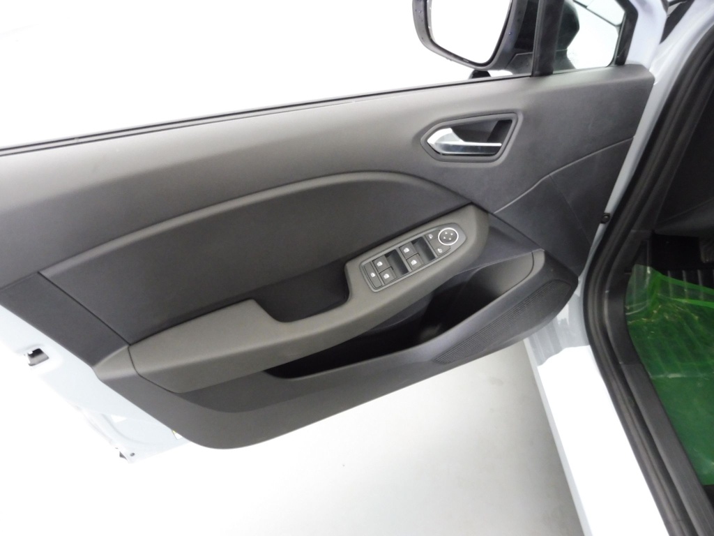 69859_p51 - RENAULT - CLIO - 2025 - photo 15