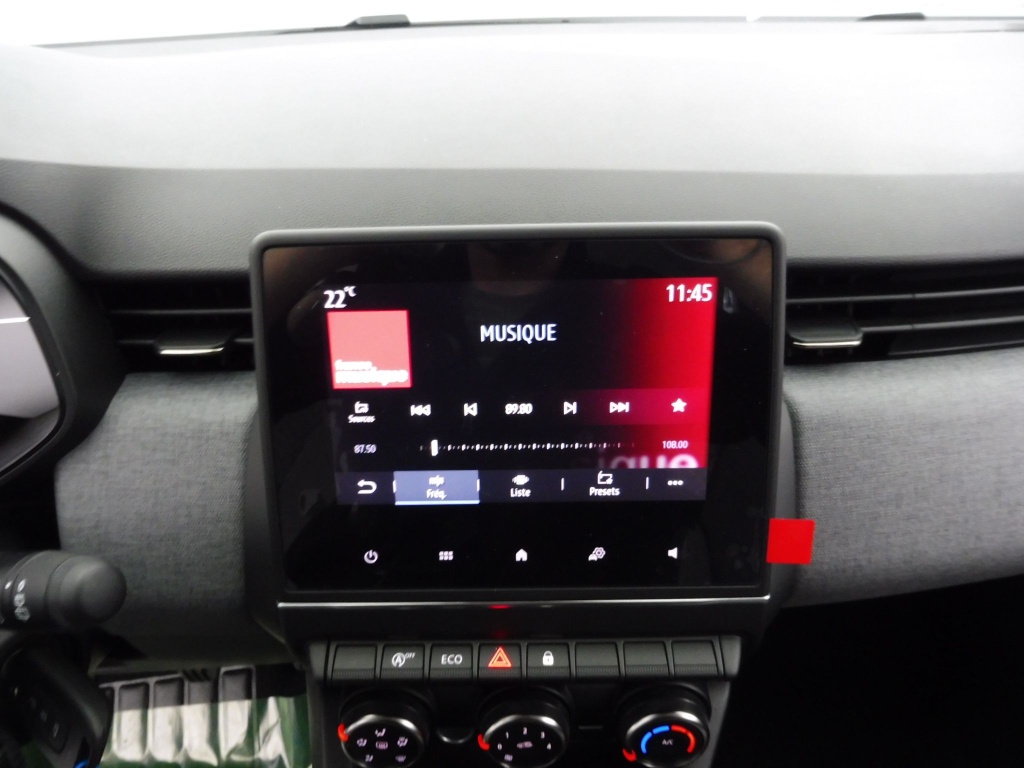 71192_p51 - RENAULT - CLIO - 2025 - photo 11