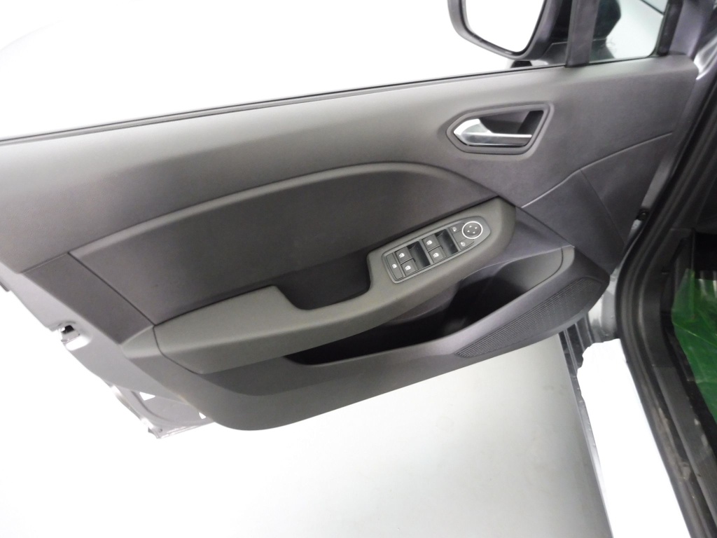 71192_p51 - RENAULT - CLIO - 2025 - photo 16