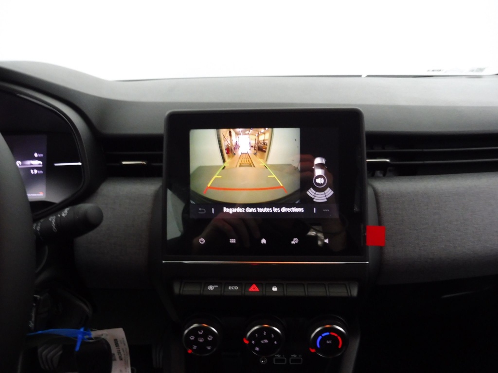 71197_p51 - RENAULT - CLIO - 2025 - photo 6