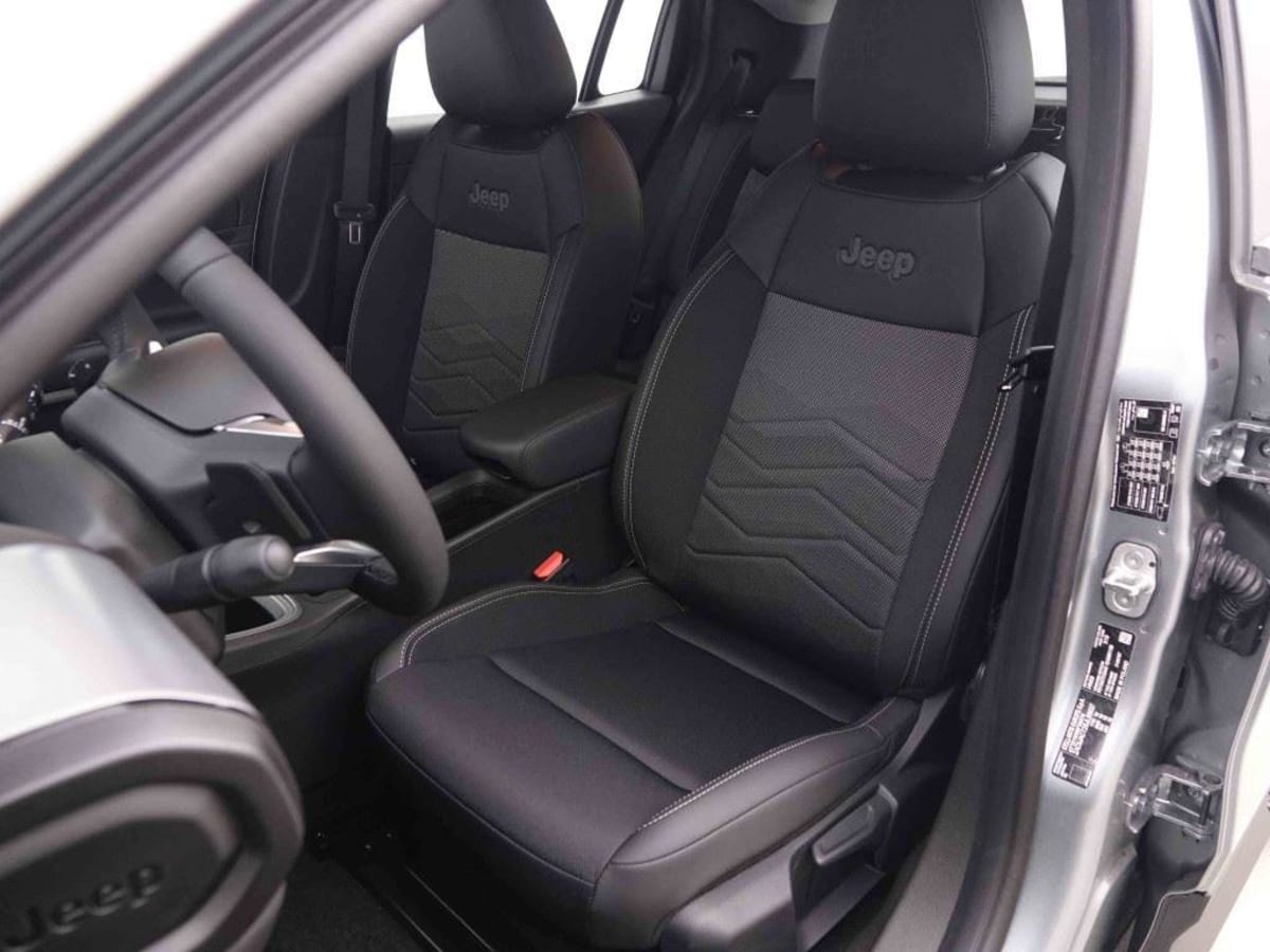 357668_p2 - JEEP - AVENGER - 2025 - photo 7