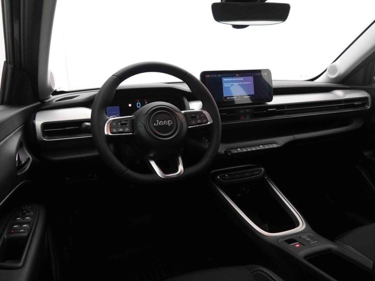 357668_p2 - JEEP - AVENGER - 2025 - photo 8