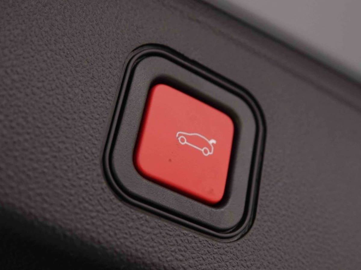 357541_p2 - JEEP - AVENGER - 2025 - photo 7