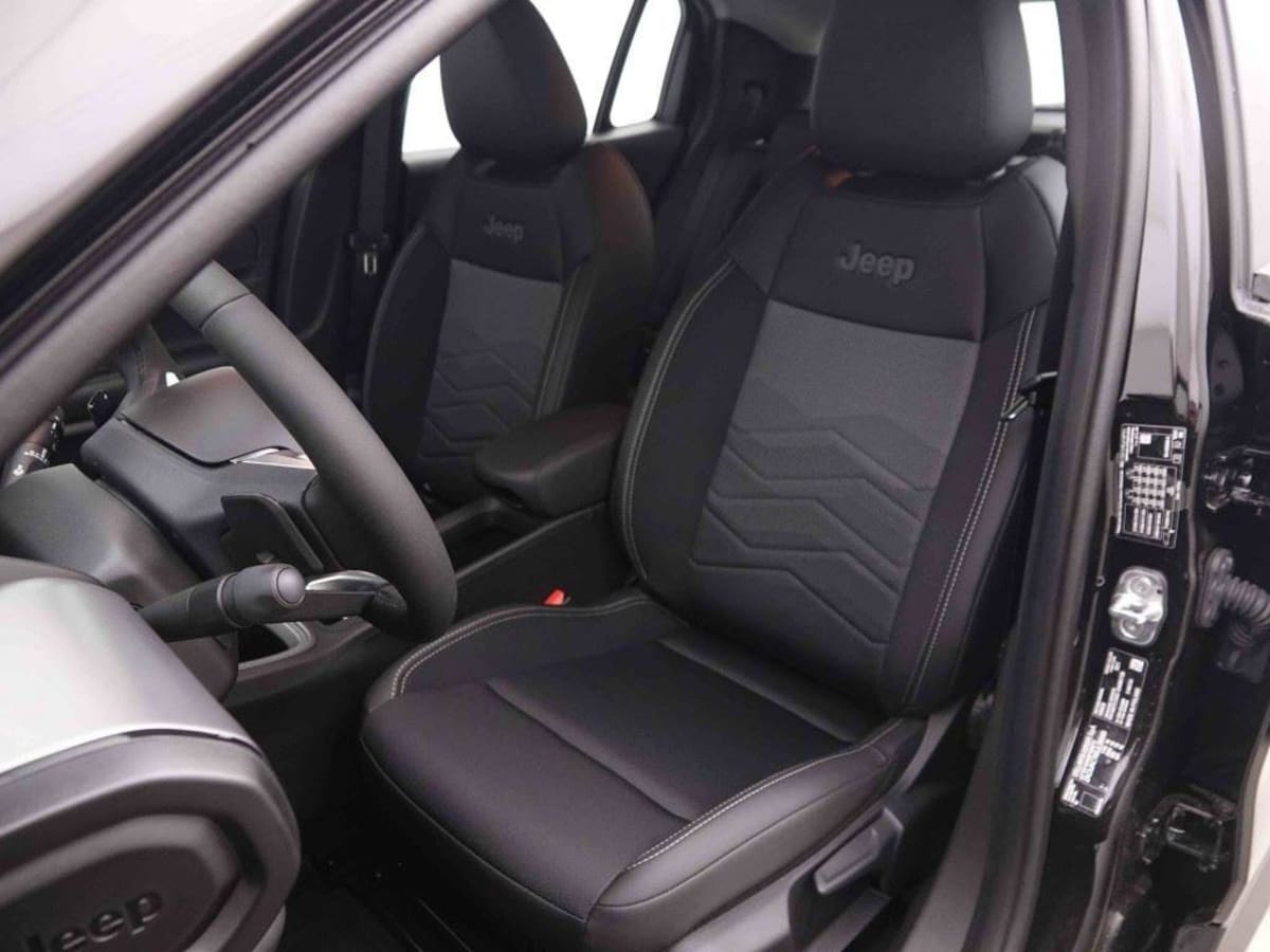 357478_p2 - JEEP - AVENGER - 2025 - photo 7