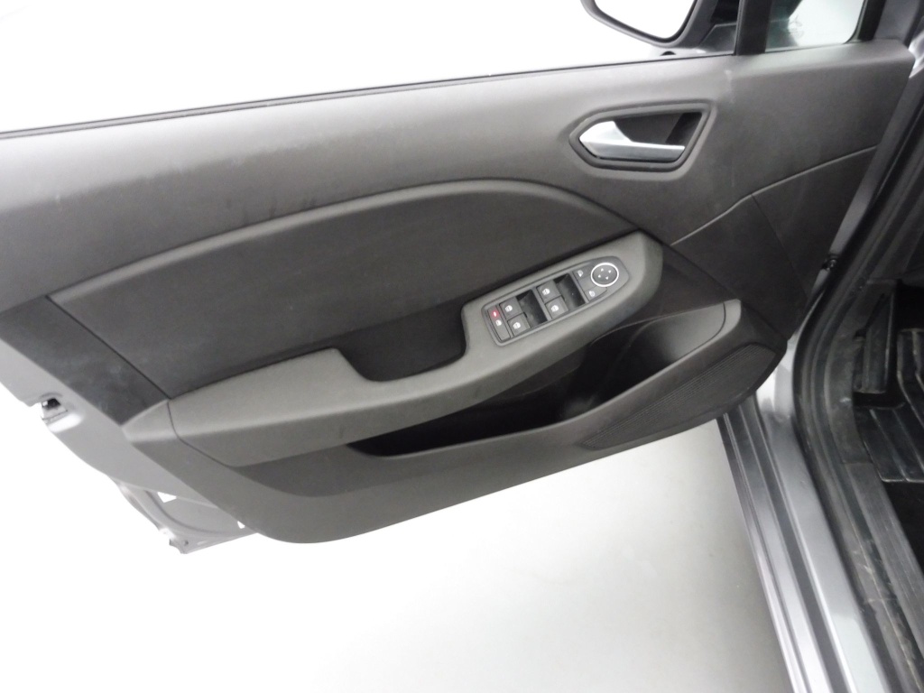 71379_p51 - RENAULT - CLIO - 2025 - photo 15