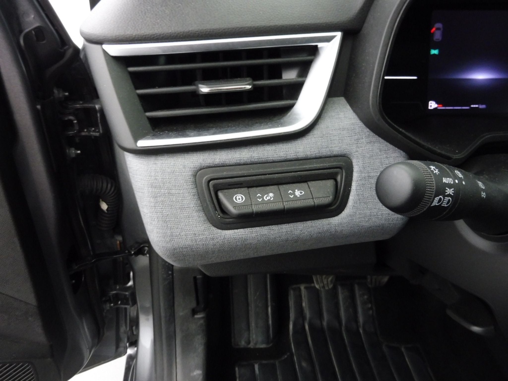 71379_p51 - RENAULT - CLIO - 2025 - photo 7