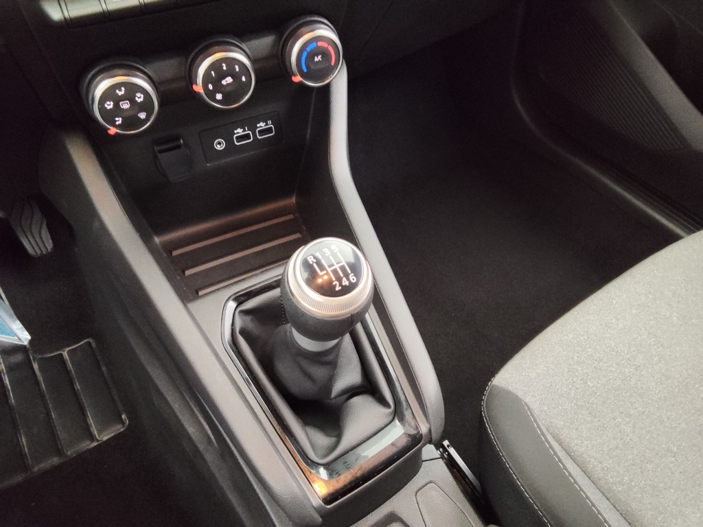 71383_p51 - RENAULT - CLIO - 2025 - photo 13