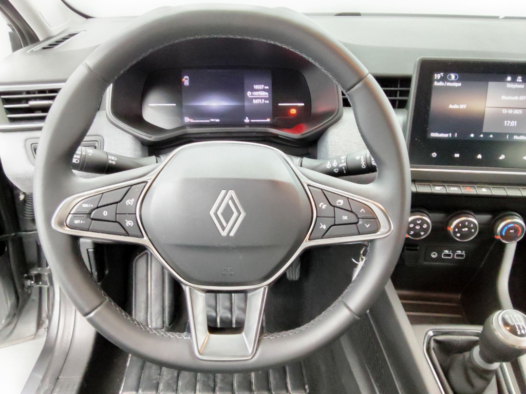 71383_p51 - RENAULT - CLIO - 2025 - photo 16