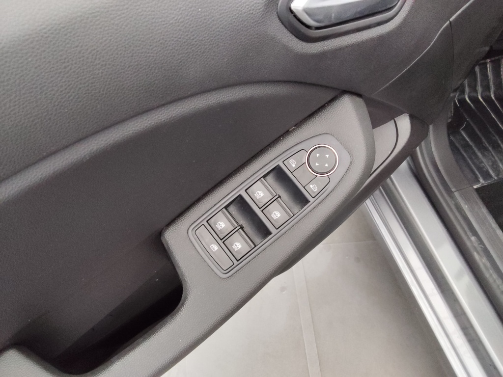 71383_p51 - RENAULT - CLIO - 2025 - photo 17