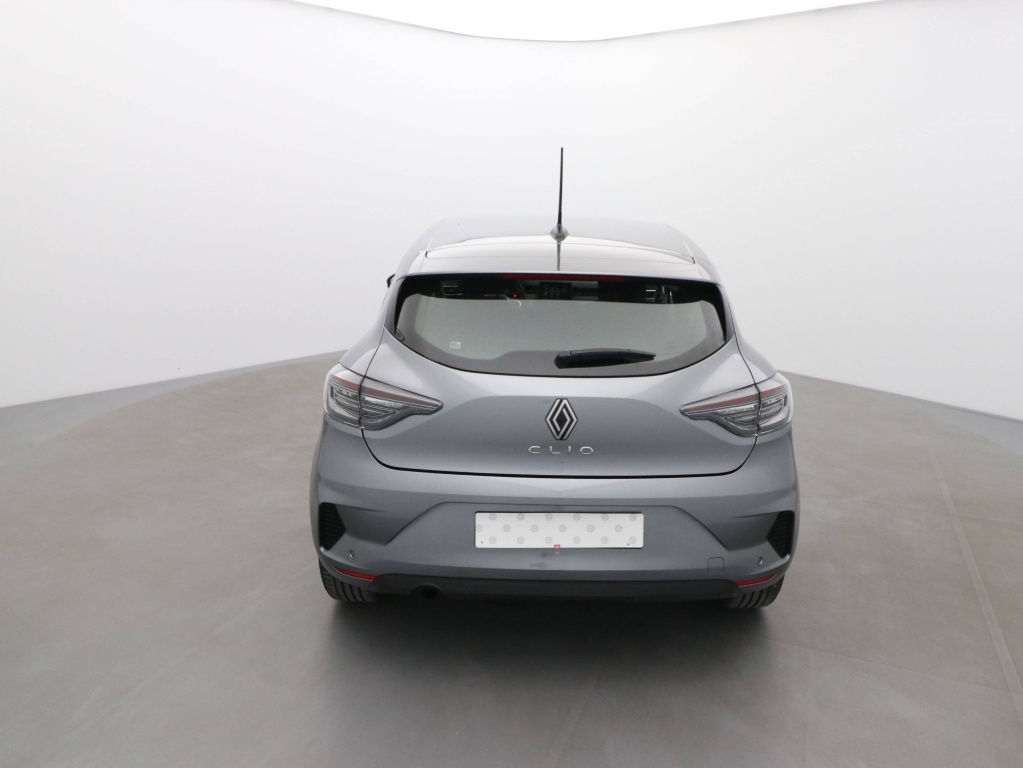 71385_p51 - RENAULT - CLIO - 2025 - photo 3