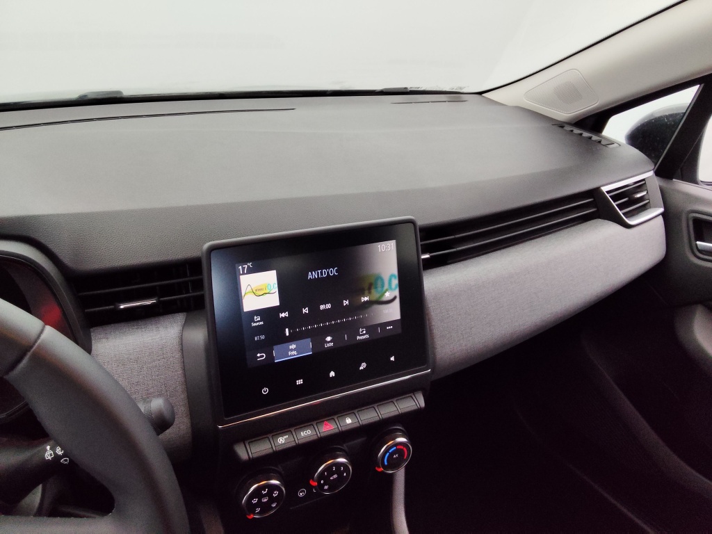 71387_p51 - RENAULT - CLIO - 2025 - photo 12