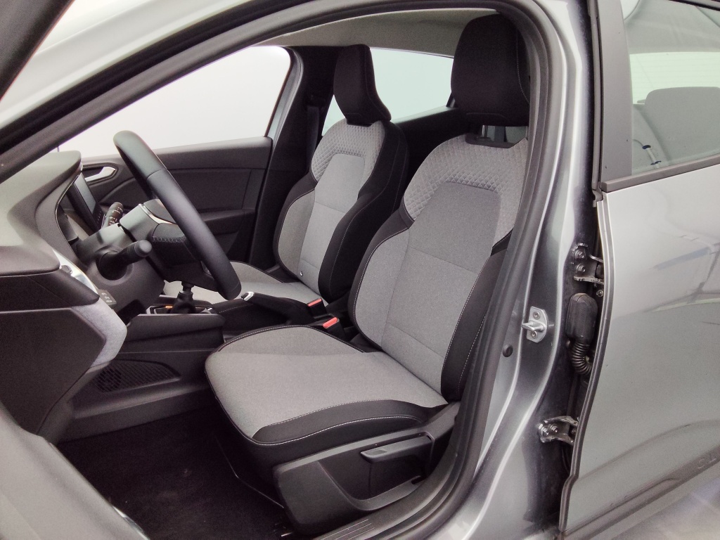 71387_p51 - RENAULT - CLIO - 2025 - photo 14