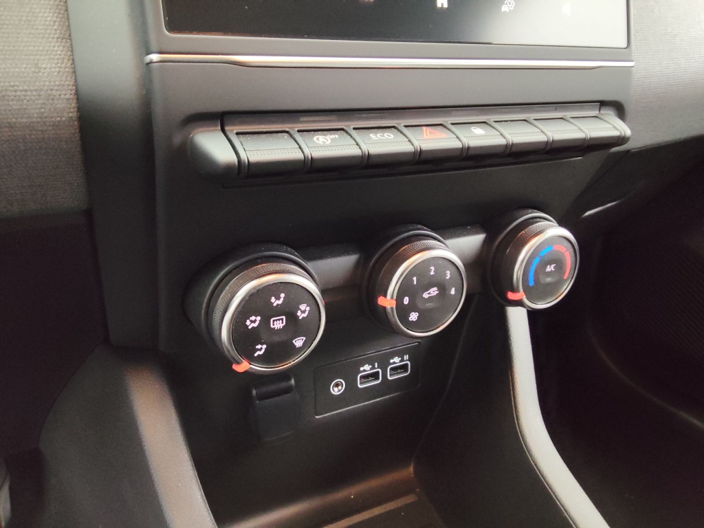 71387_p51 - RENAULT - CLIO - 2025 - photo 7